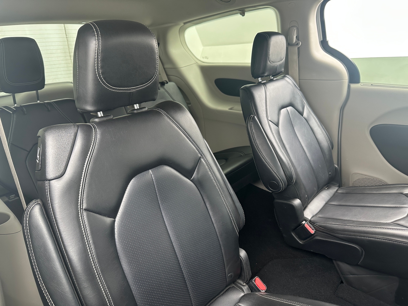 Thumbnail: 2023 Chrysler Pacifica - 5