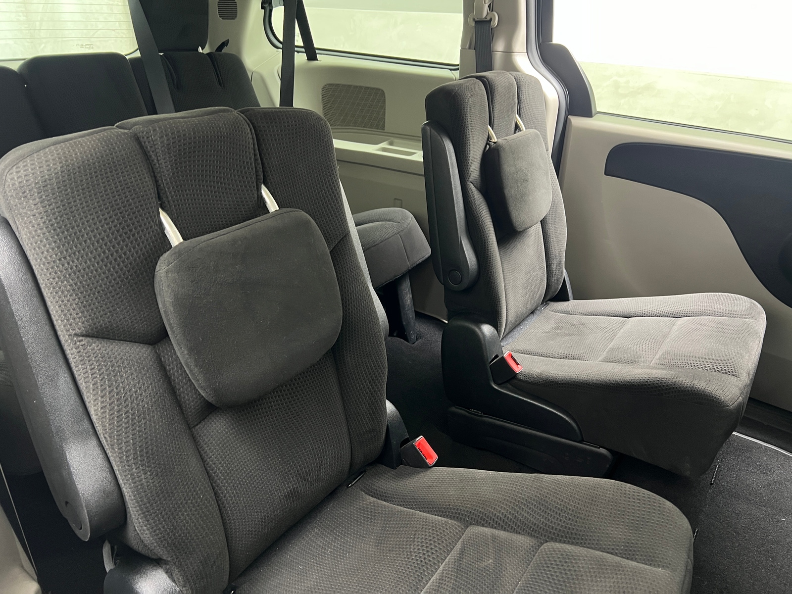 Thumbnail: 2016 Dodge Grand Caravan - 6