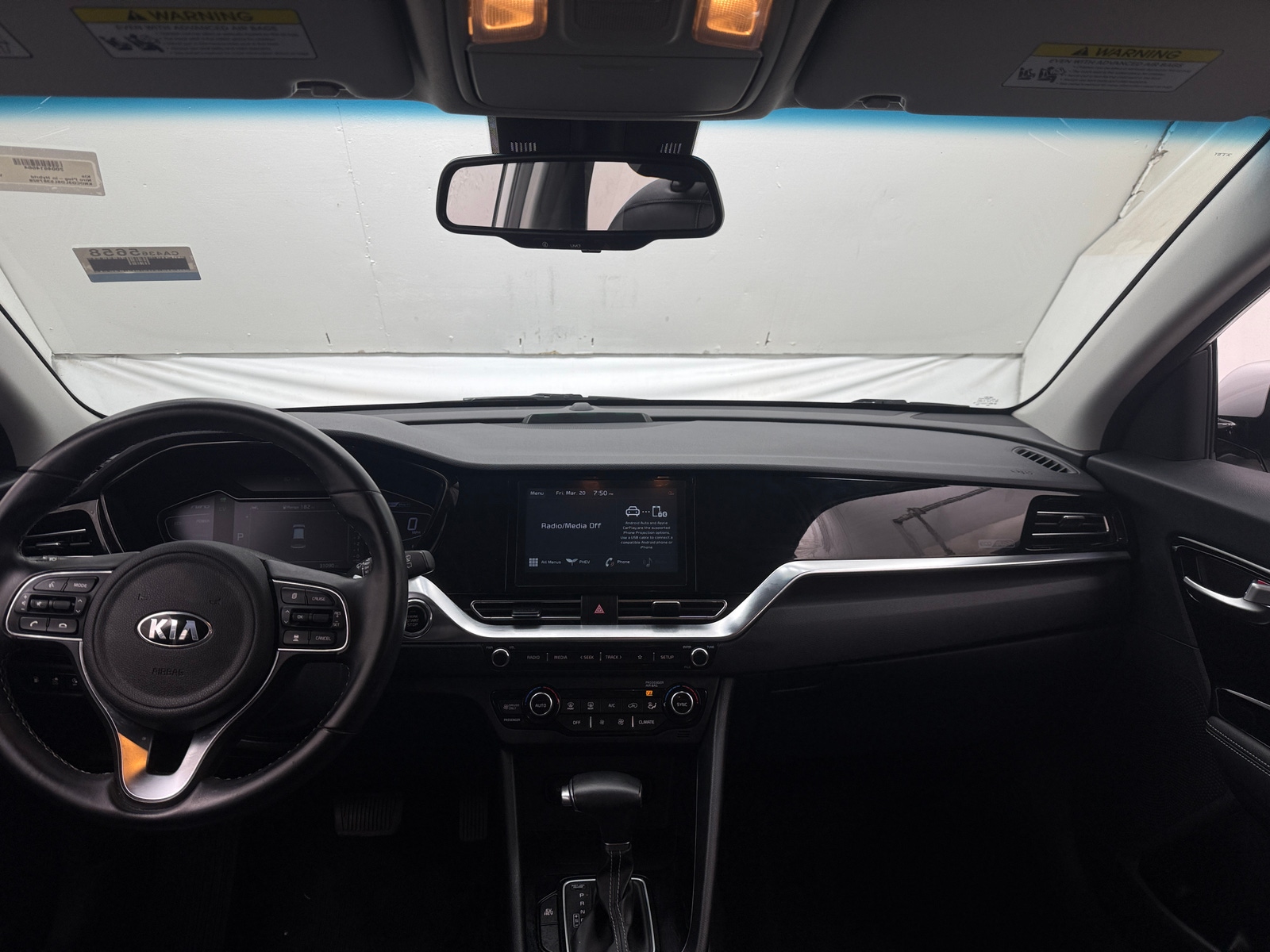 Thumbnail: 2020 Kia Niro - 3