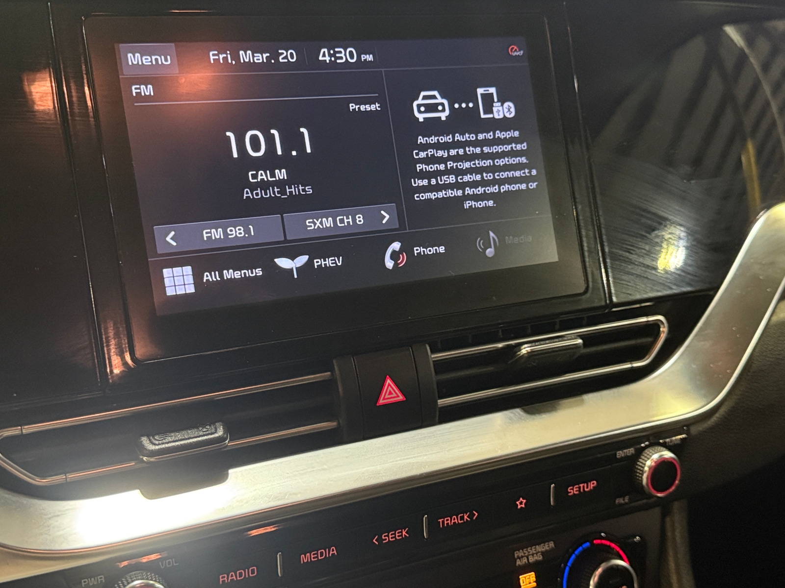 Thumbnail: 2020 Kia Niro - 4