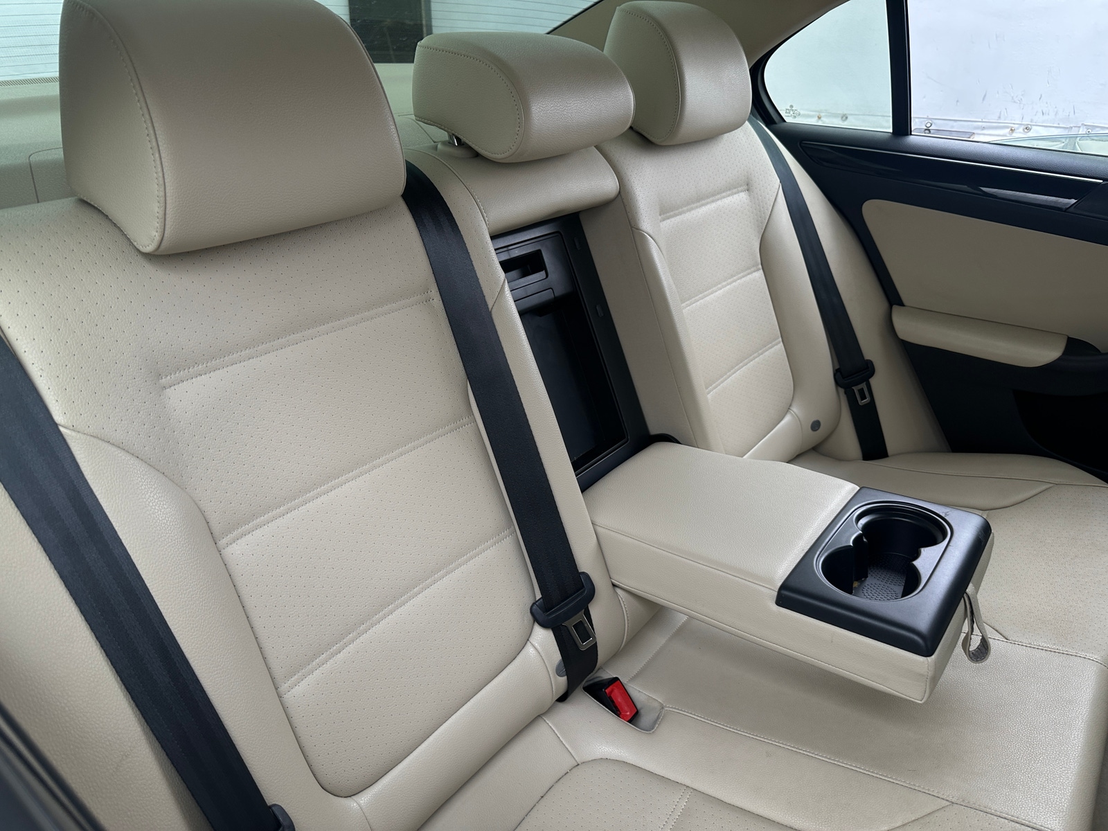 Thumbnail: 2016 Volkswagen Jetta - 5