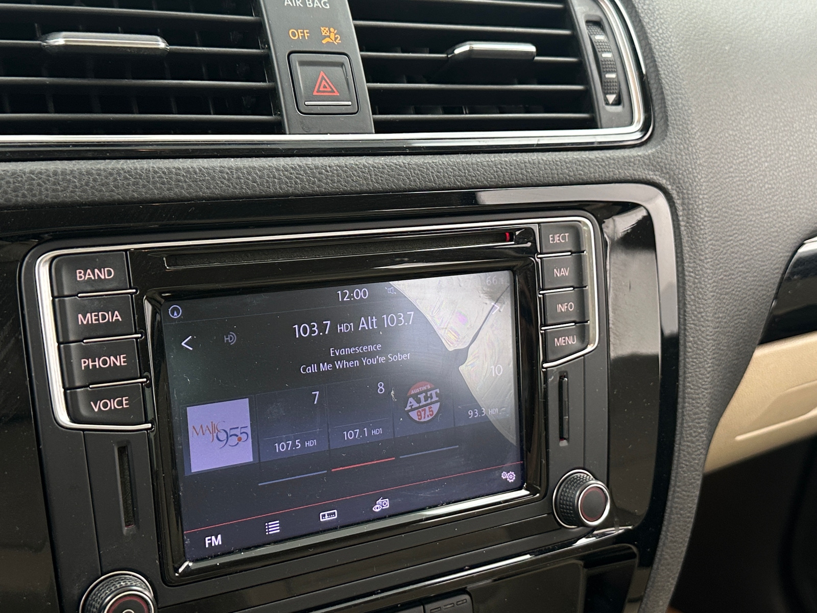 Thumbnail: 2016 Volkswagen Jetta - 3