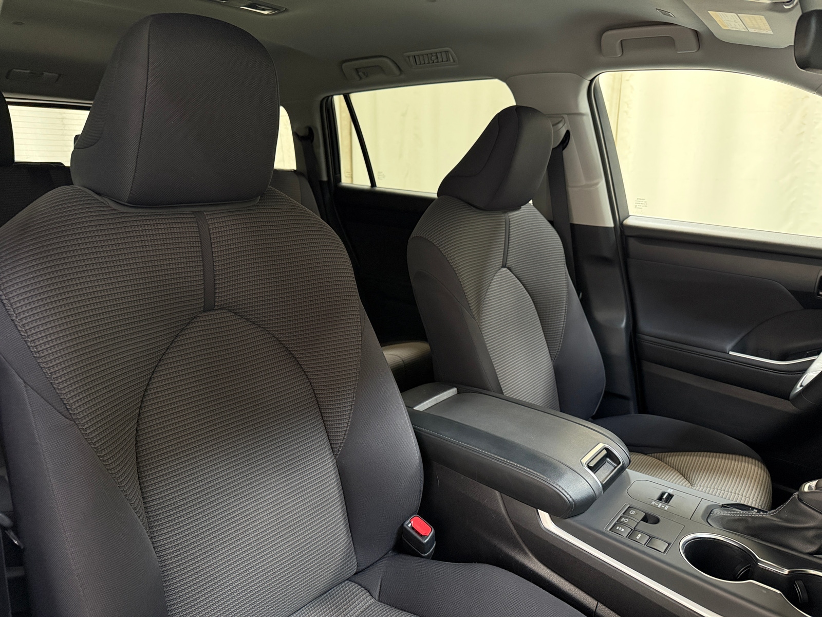 Thumbnail: 2025 Toyota Highlander - 2