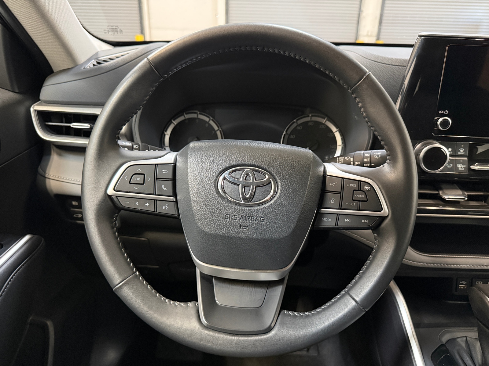 Thumbnail: 2025 Toyota Highlander - 5