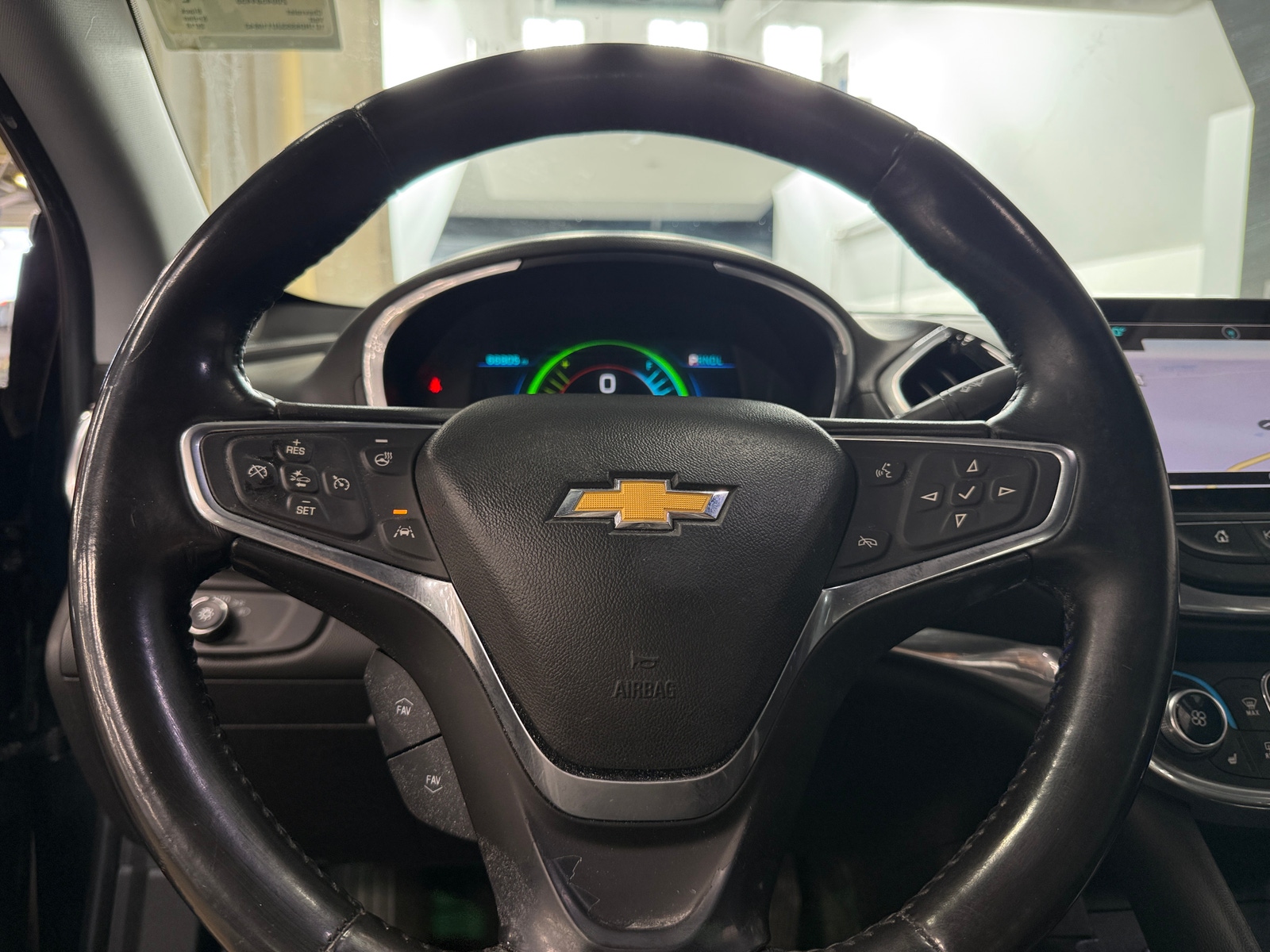 Thumbnail: 2018 Chevrolet Volt - 4