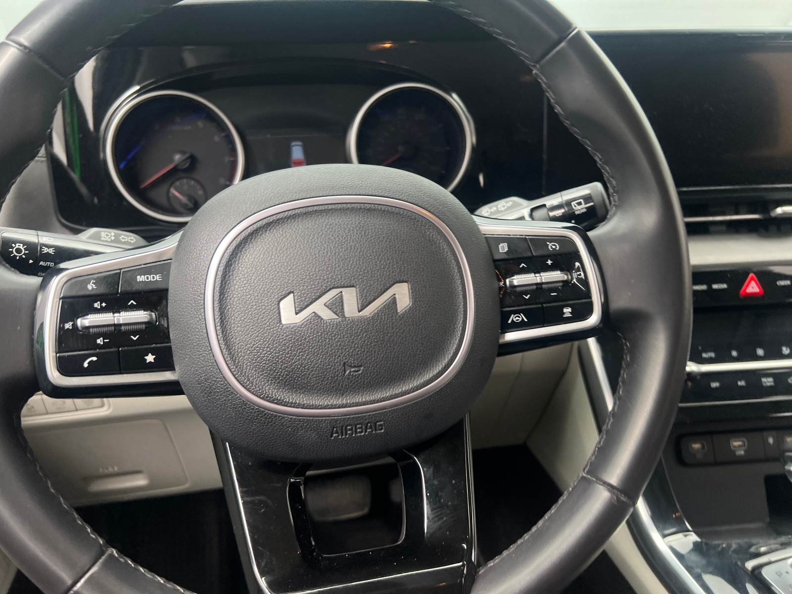 Thumbnail: 2024 Kia Carnival - 4