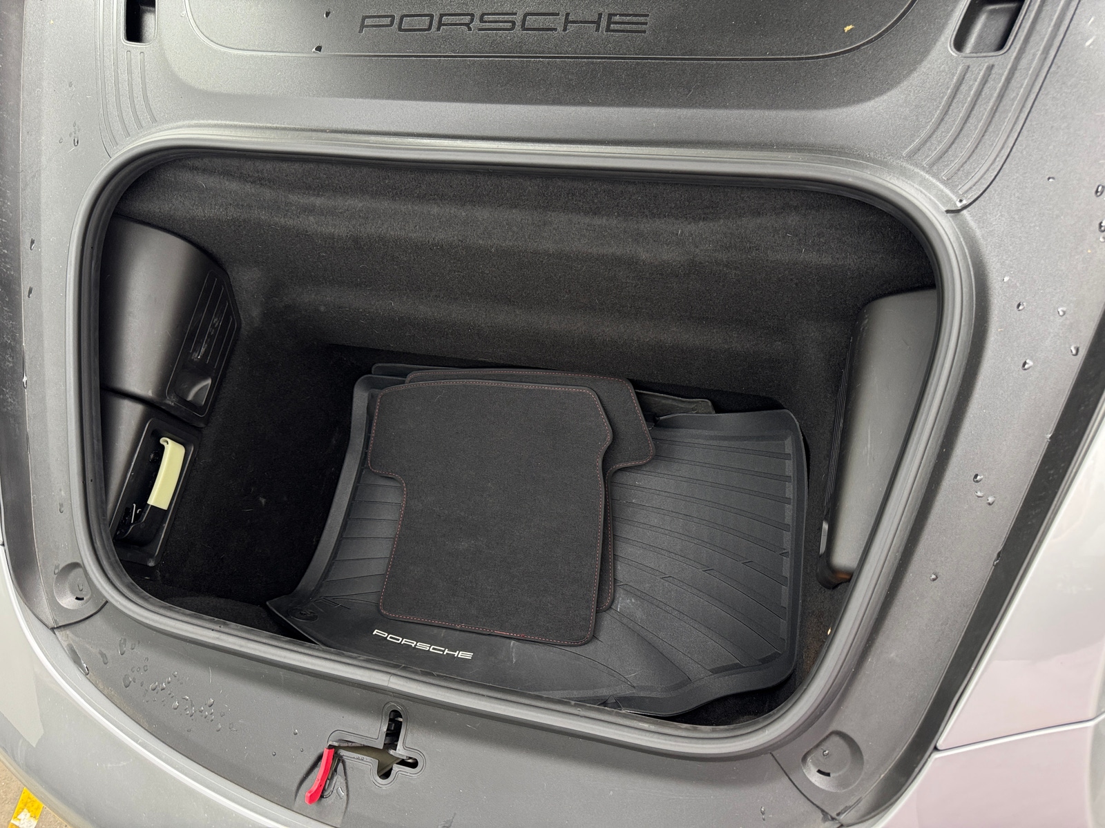 Thumbnail: 2016 Porsche 911 - 3