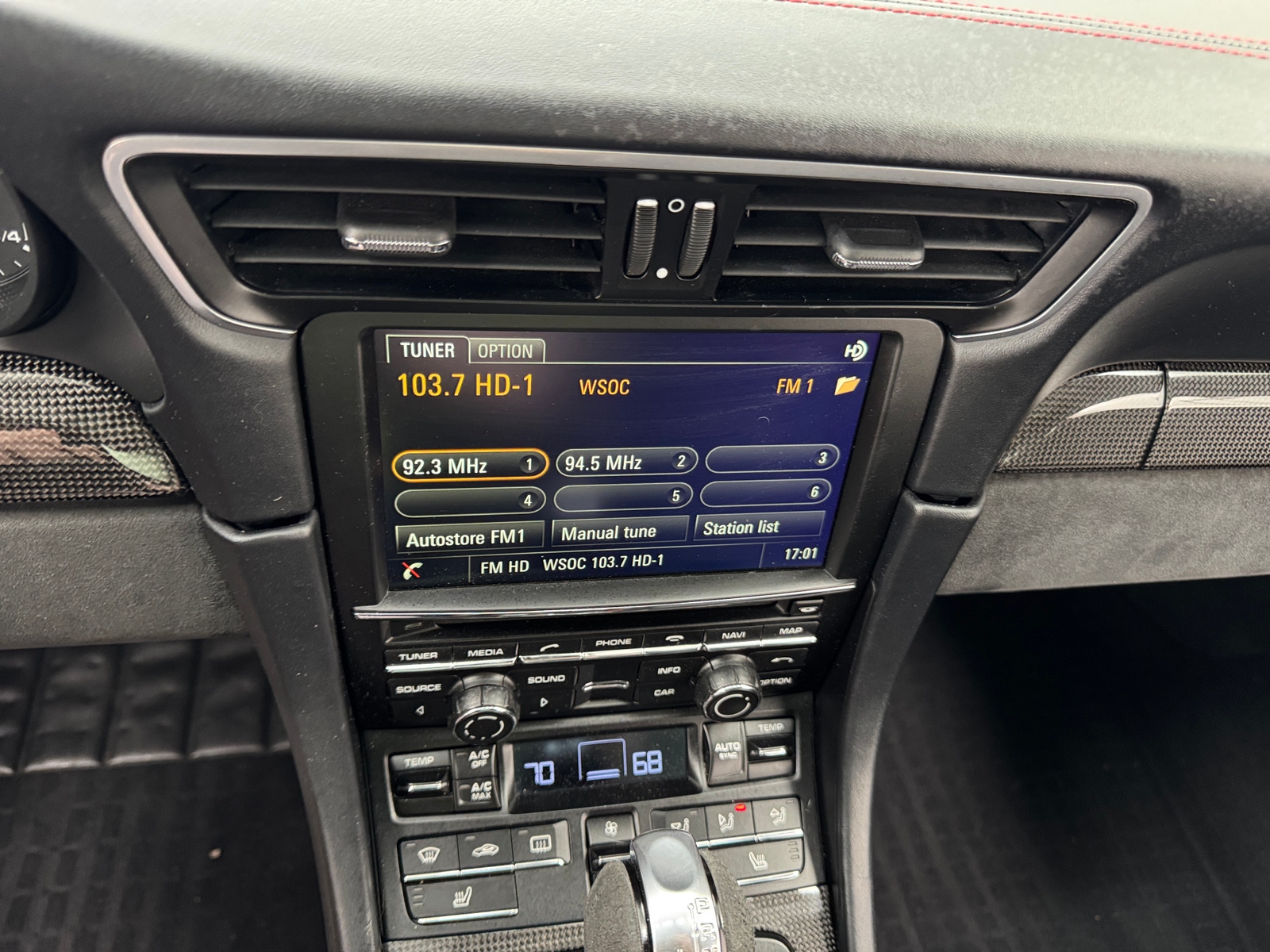 Thumbnail: 2016 Porsche 911 - 2