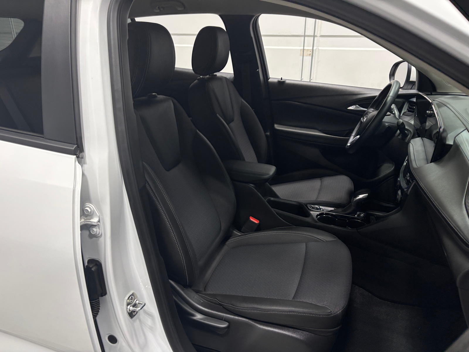 Thumbnail: 2025 Buick Encore GX - 2