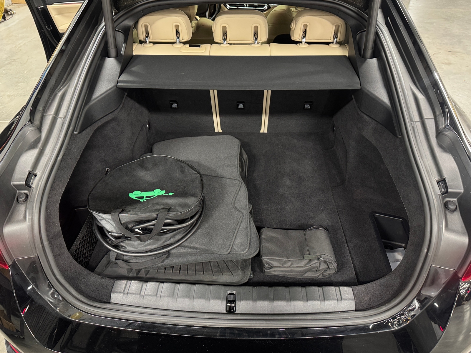 Thumbnail: 2023 BMW i4 - 6