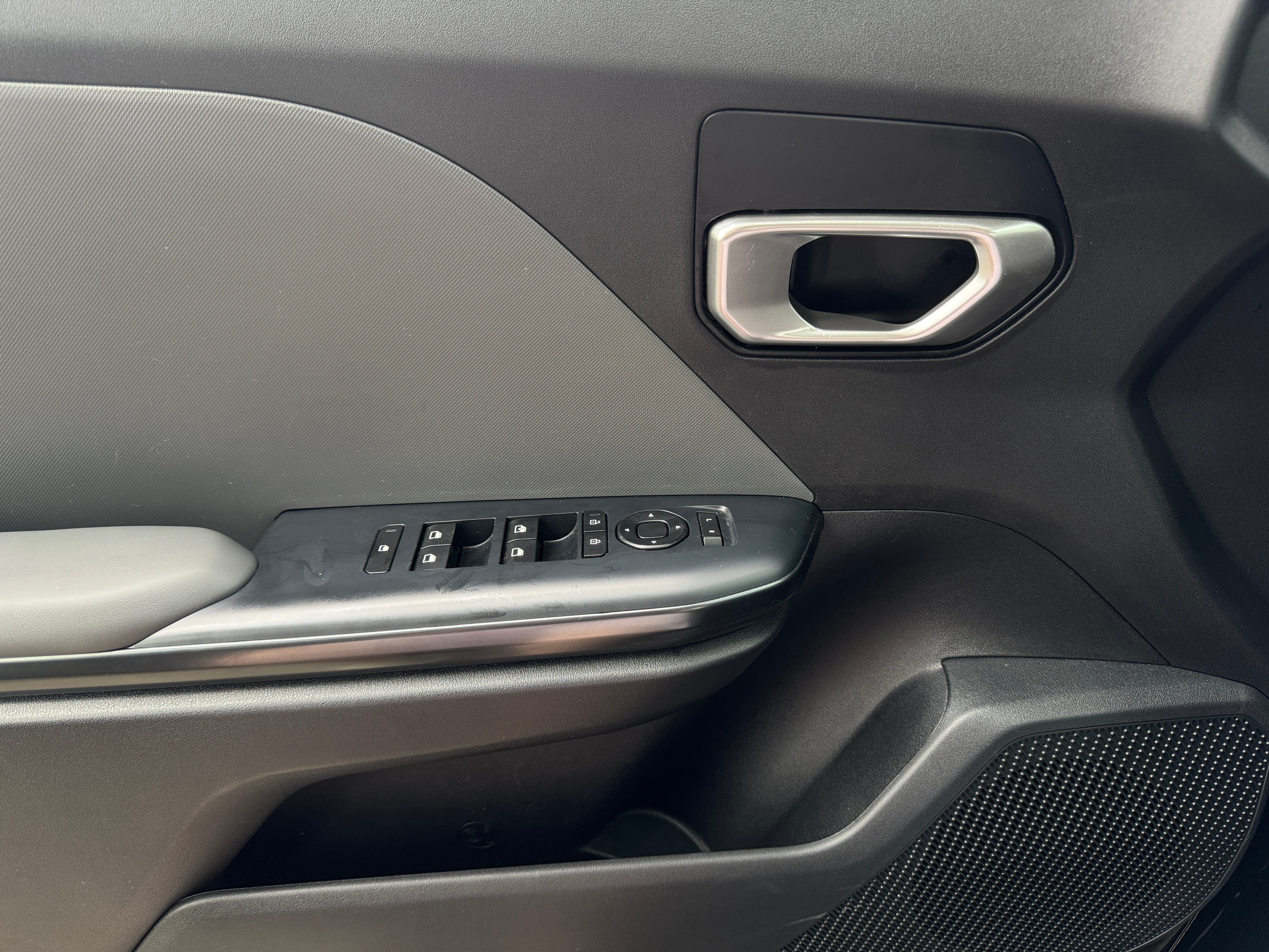 2025 Kia K4 LXS - Photo 9
