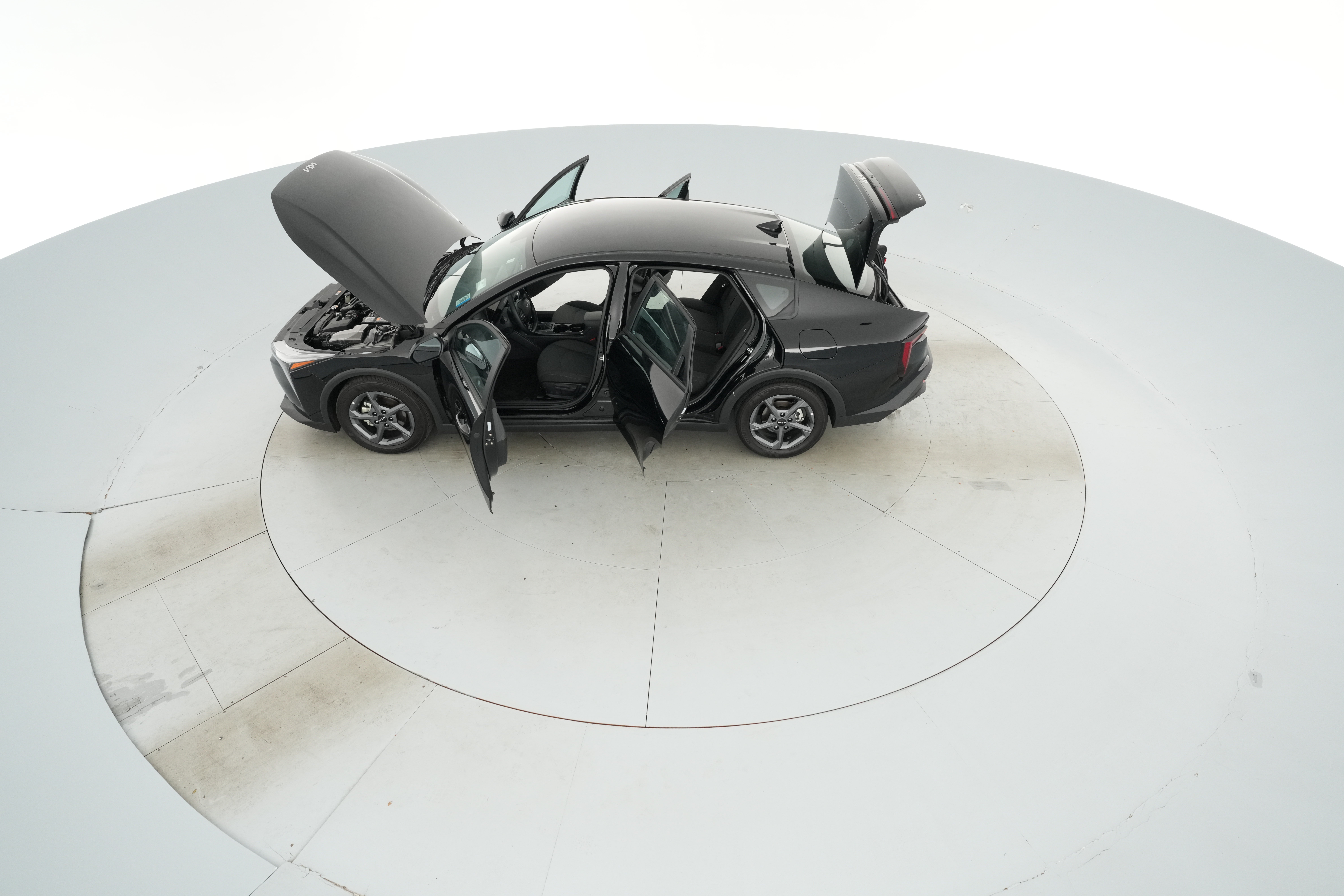 2025 Kia K4 LXS - Photo 40