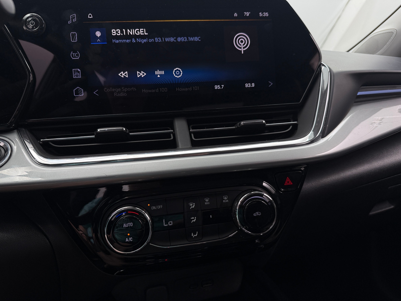 Thumbnail: 2025 Chevrolet Trax - 4