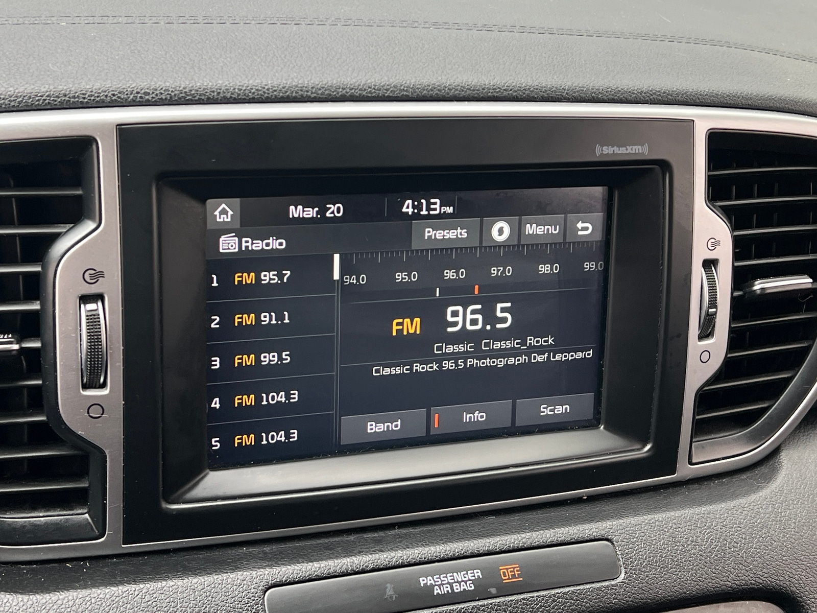 Thumbnail: 2017 Kia Sportage - 3