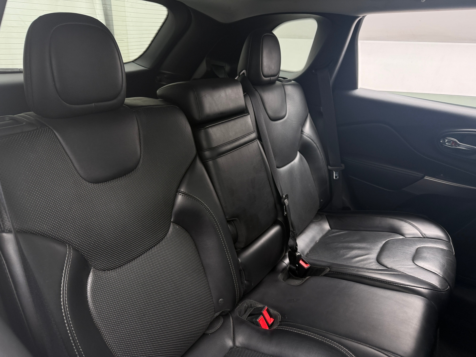 Thumbnail: 2019 Jeep Cherokee - 5