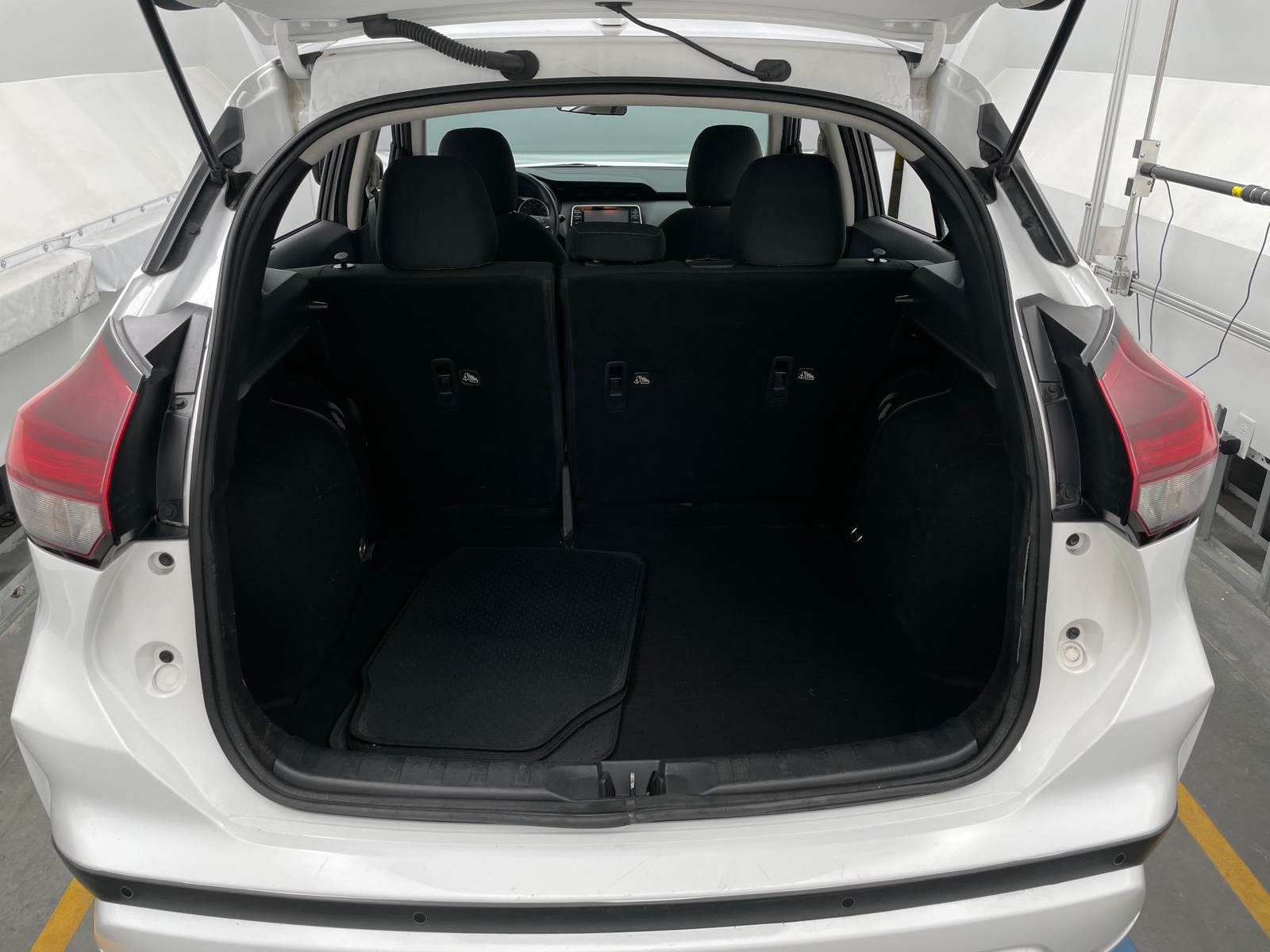 Thumbnail: 2021 Nissan Kicks - 7