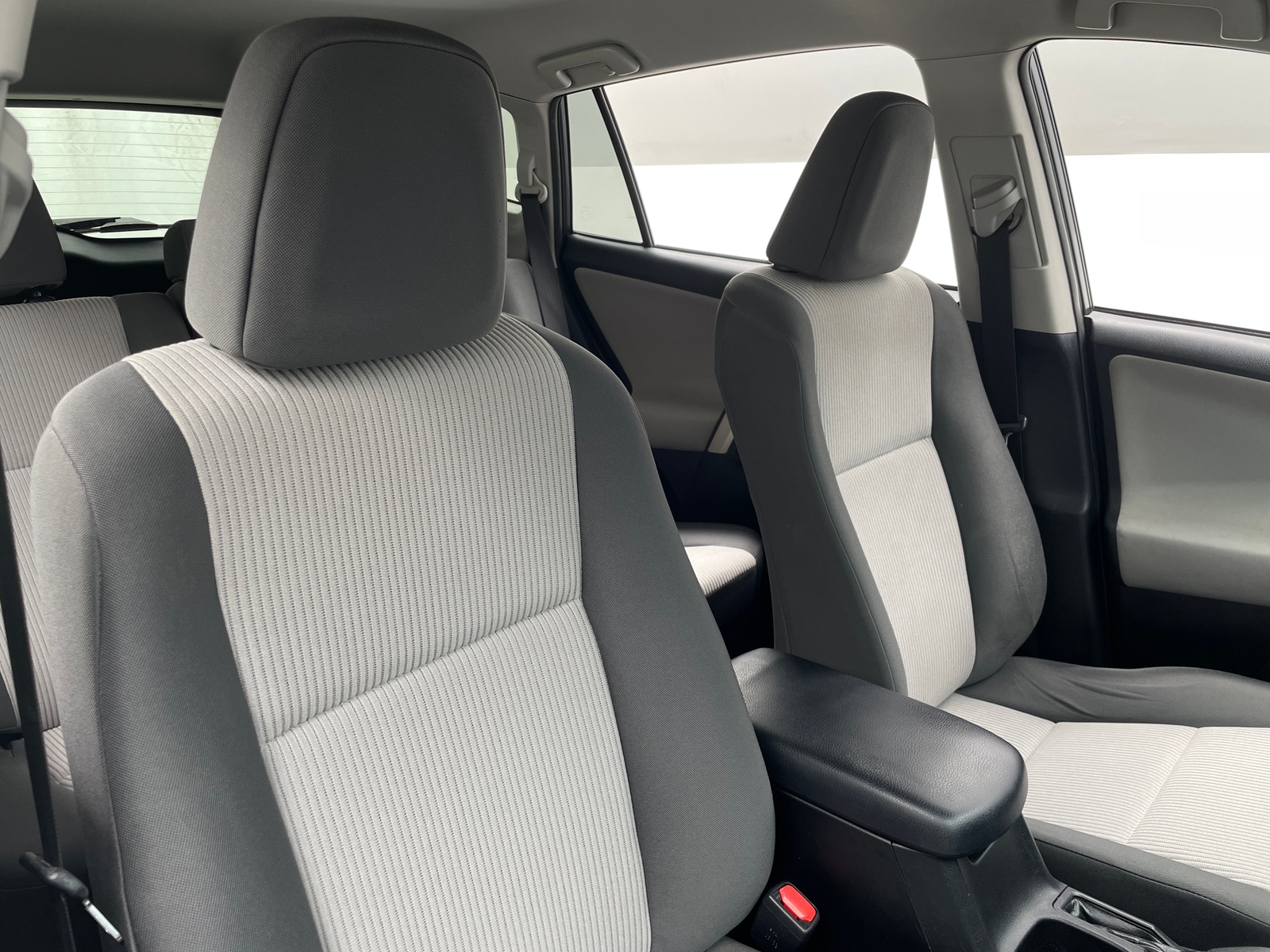 Thumbnail: 2015 Toyota RAV4 - 2