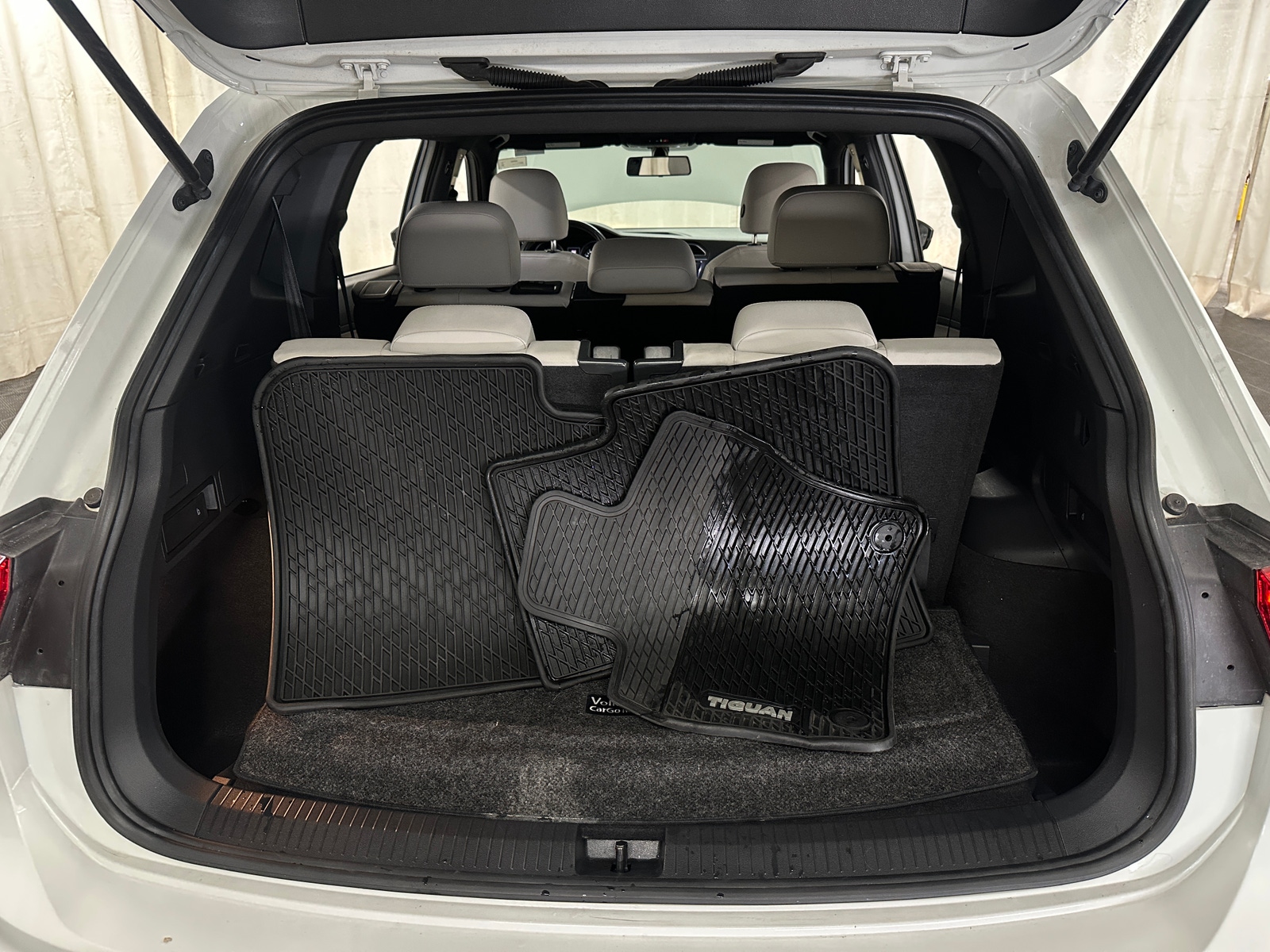 Thumbnail: 2021 Volkswagen Tiguan - 6