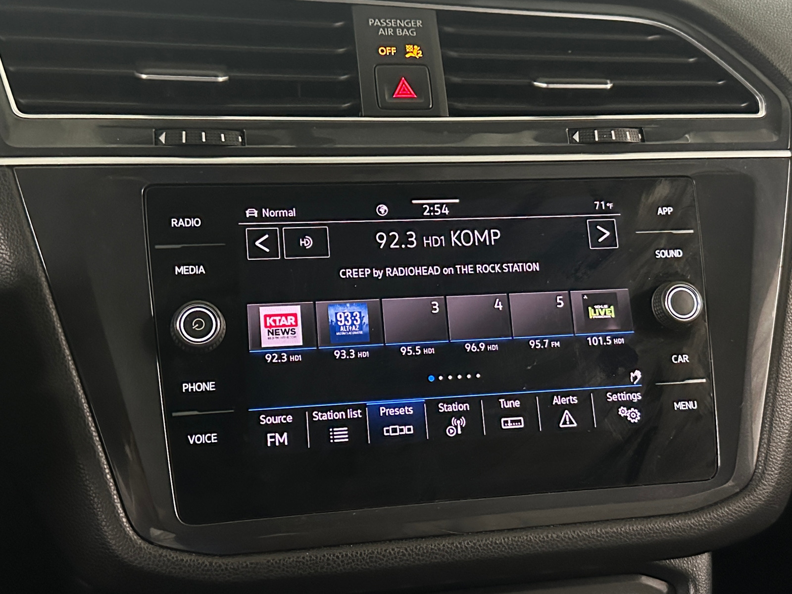 Thumbnail: 2021 Volkswagen Tiguan - 3