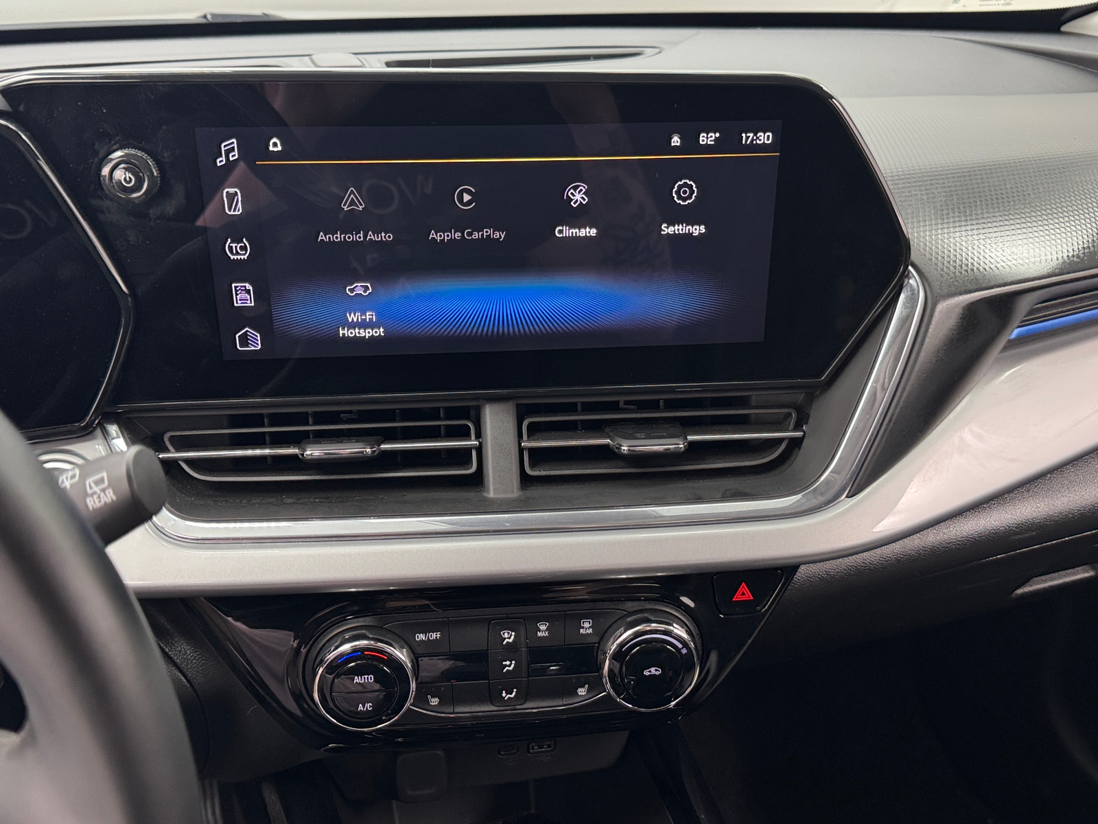 Thumbnail: 2025 Chevrolet Trax - 4