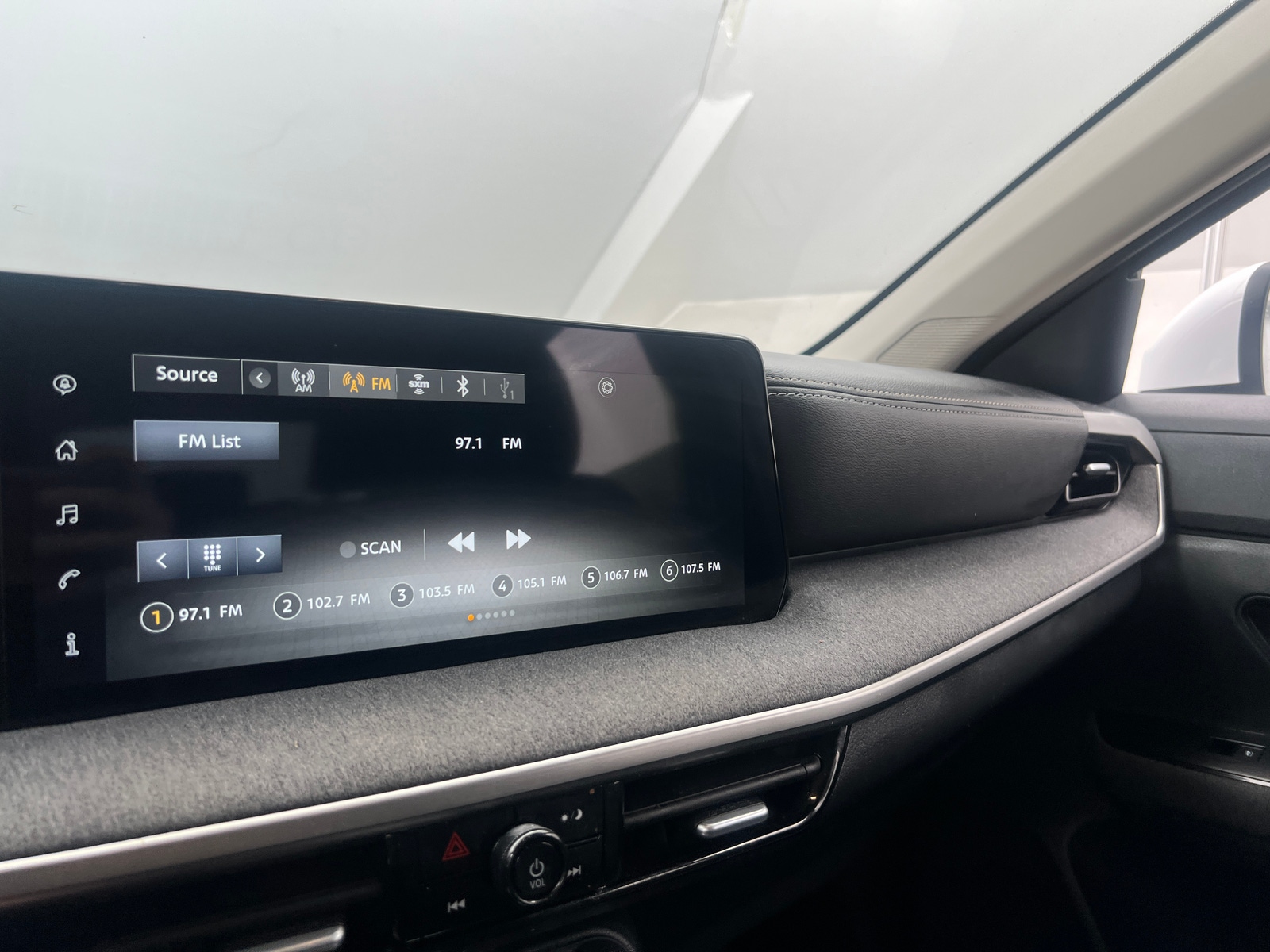 Thumbnail: 2025 Nissan Kicks - 4