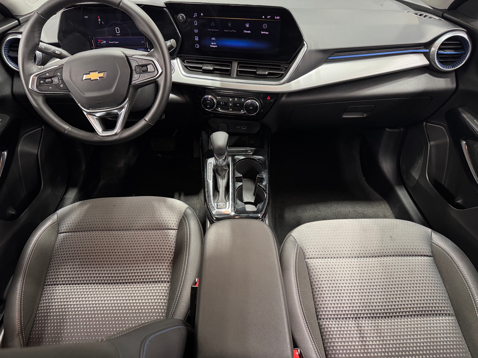 Thumbnail: 2025 Chevrolet Trax - 3