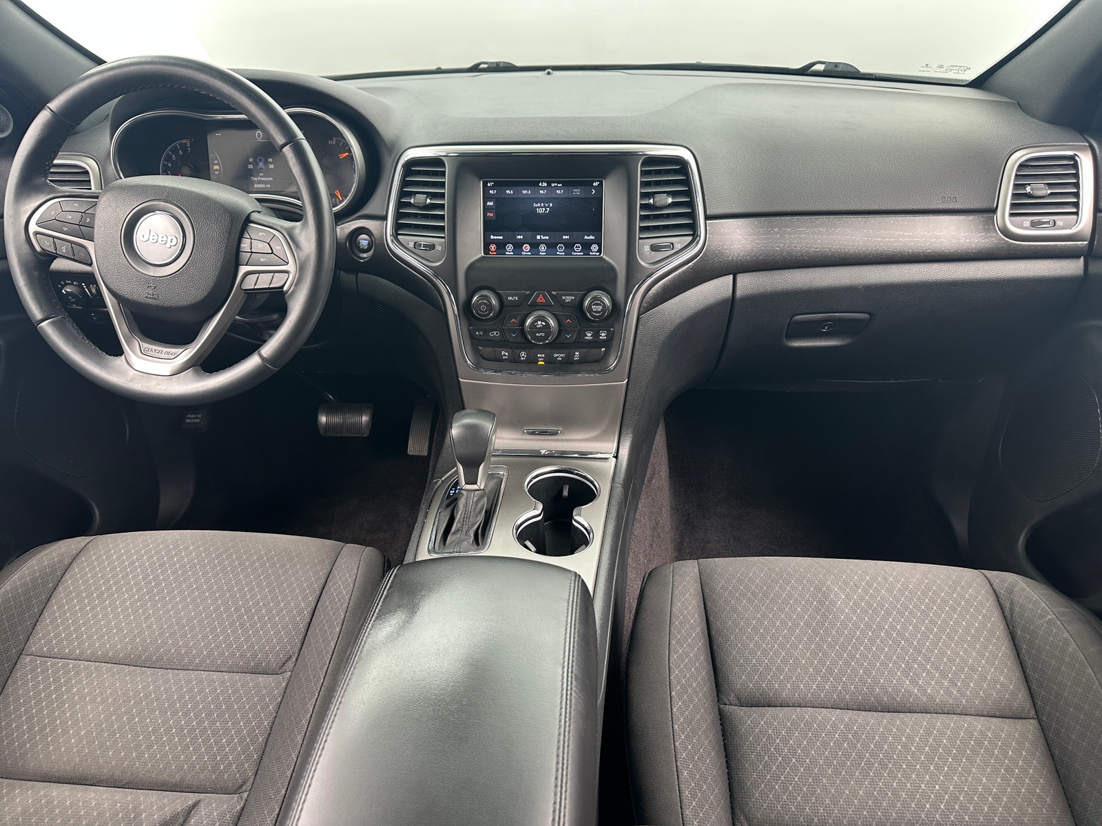 Thumbnail: 2018 Jeep Grand Cherokee - 3