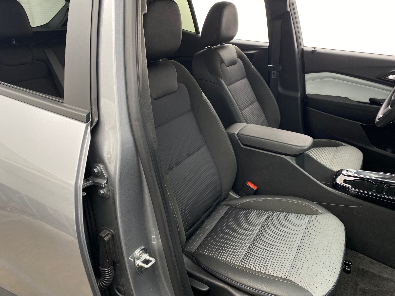 Thumbnail: 2025 Chevrolet Trax - 2