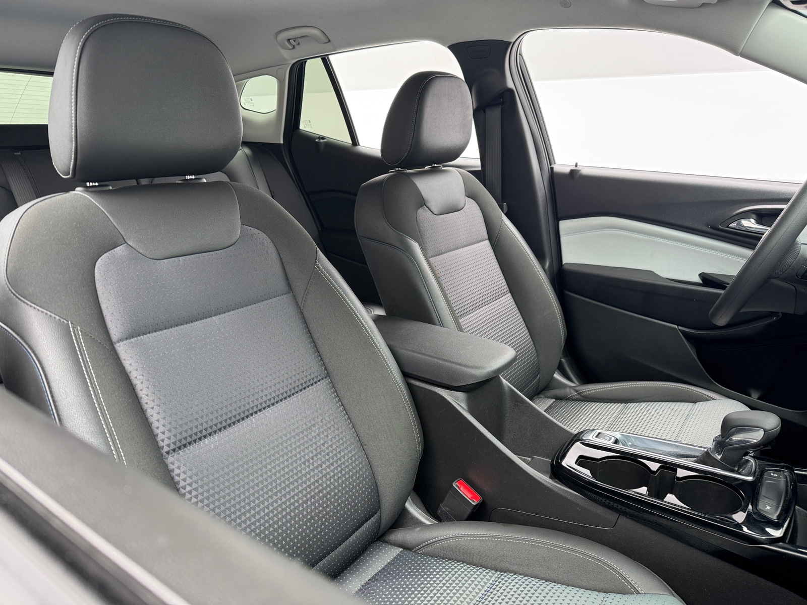 Thumbnail: 2025 Chevrolet Trax - 2