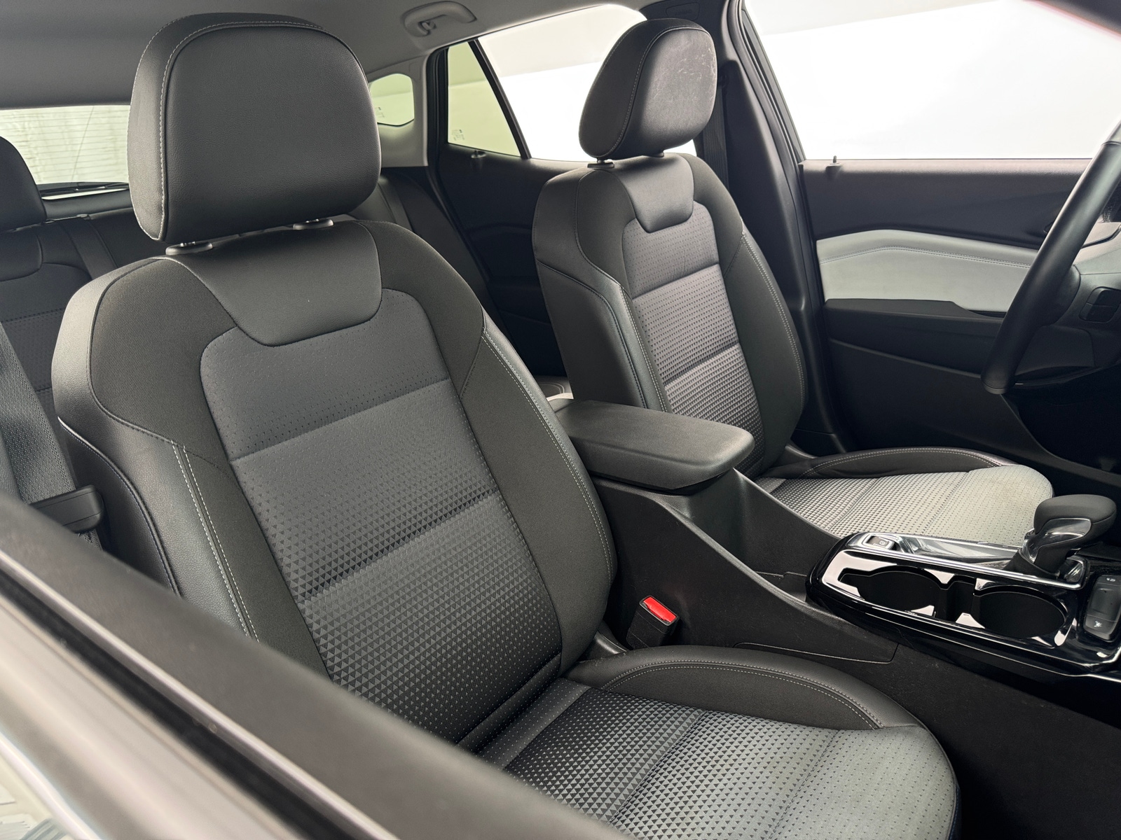 Thumbnail: 2025 Chevrolet Trax - 2