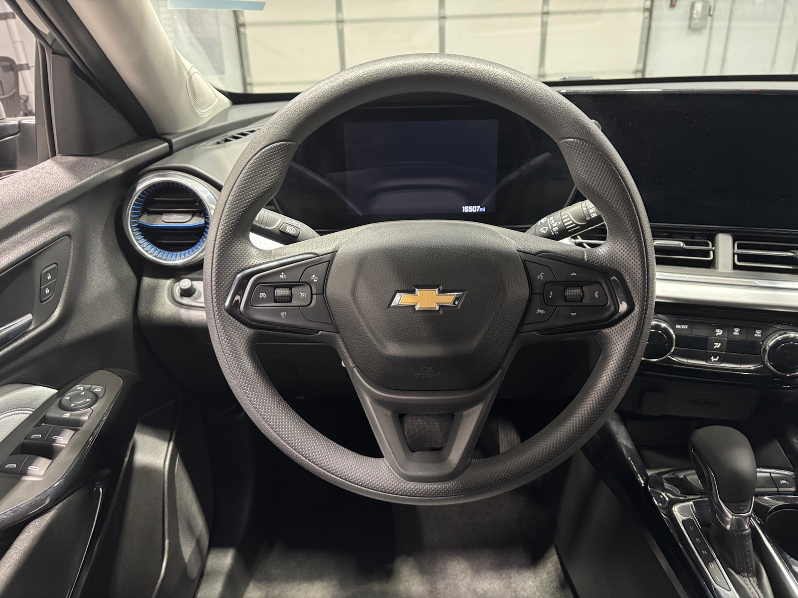 Thumbnail: 2025 Chevrolet Trax - 5