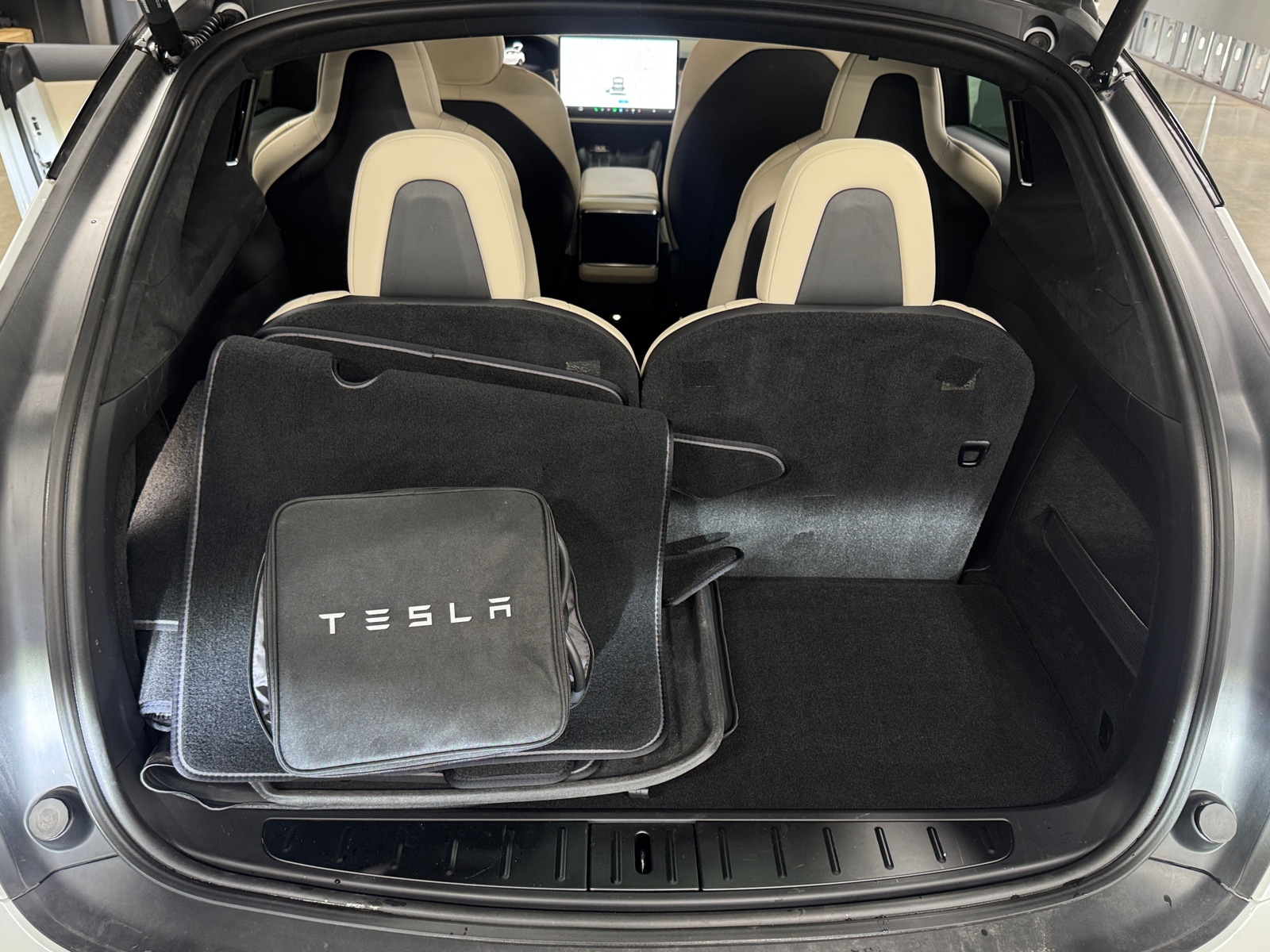 Thumbnail: 2023 Tesla Model X - 6