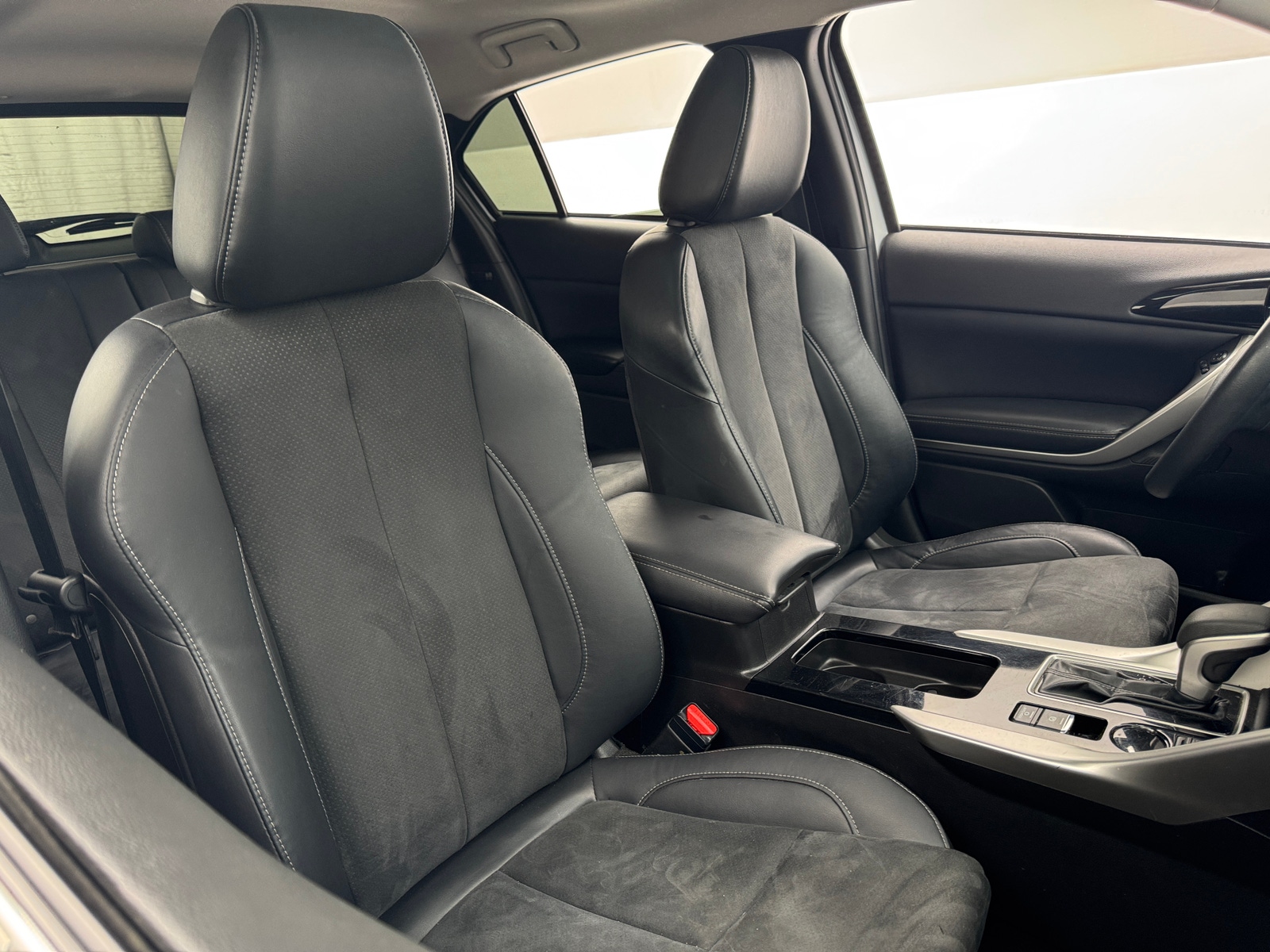 Thumbnail: 2022 Mitsubishi Eclipse Cross - 2