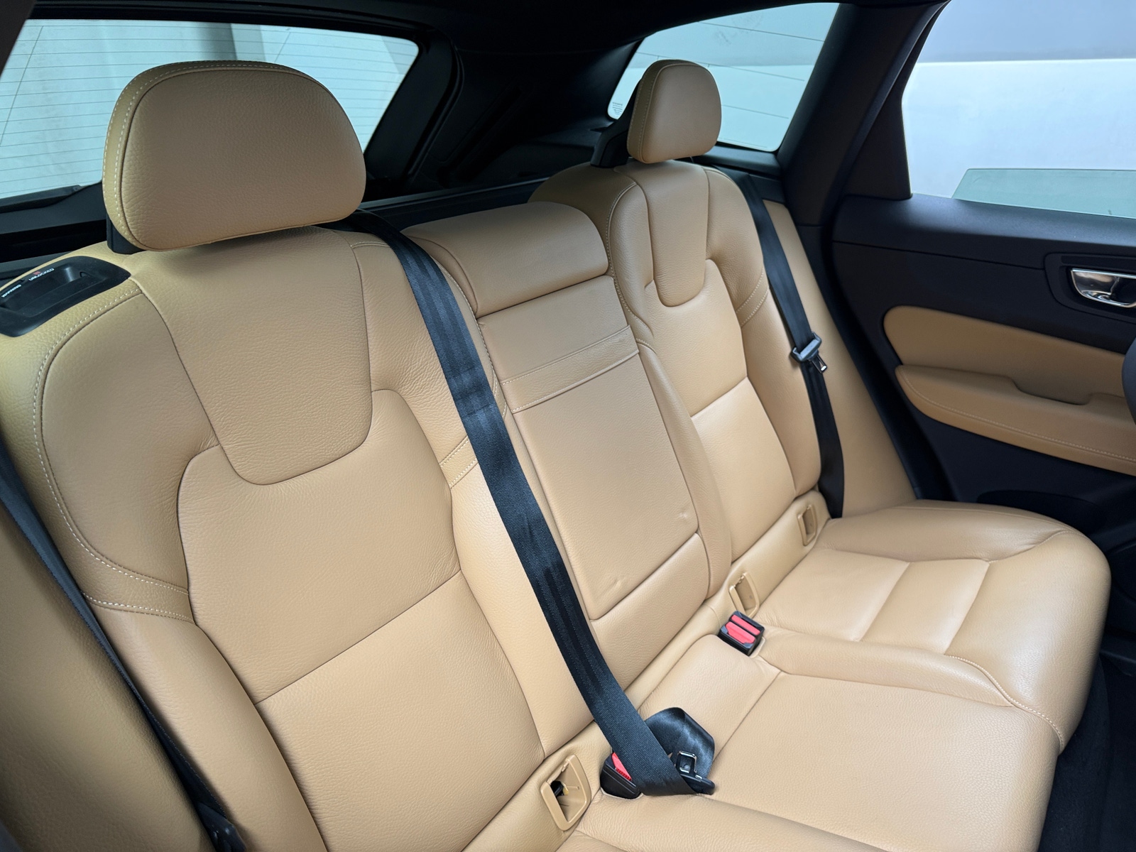 Thumbnail: 2018 Volvo XC60 - 5