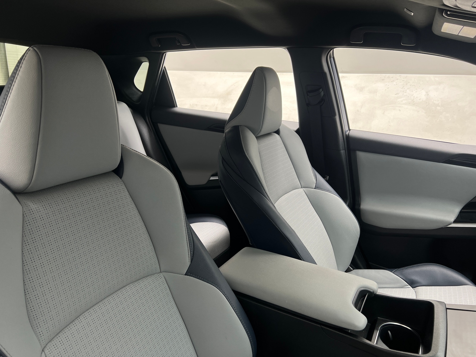 Thumbnail: 2023 Subaru Solterra - 2