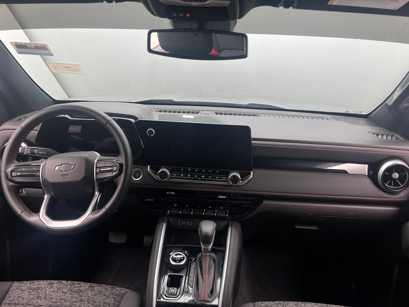 Thumbnail: 2024 Chevrolet Colorado - 3