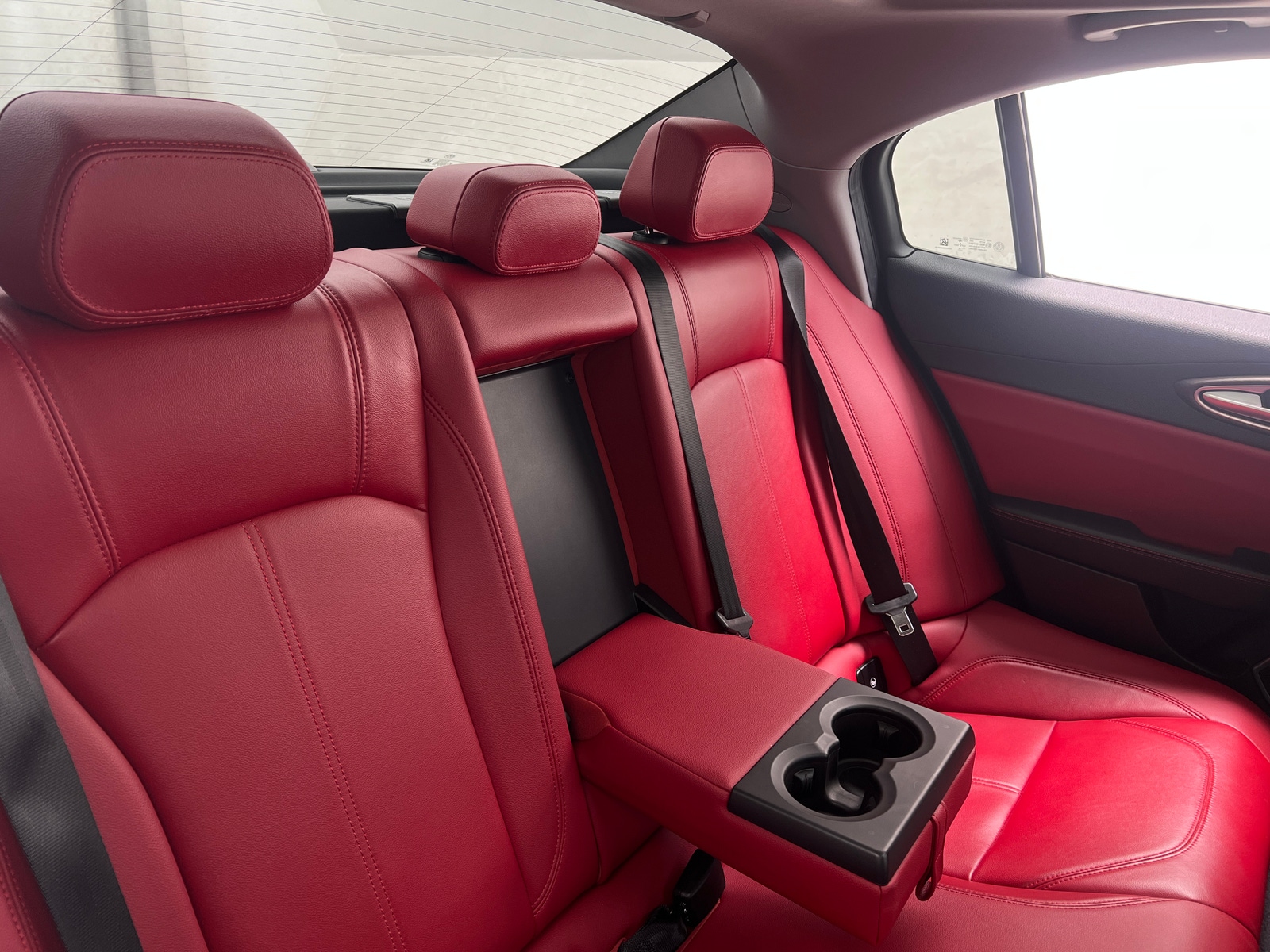 Thumbnail: 2020 Alfa Romeo Giulia - 5