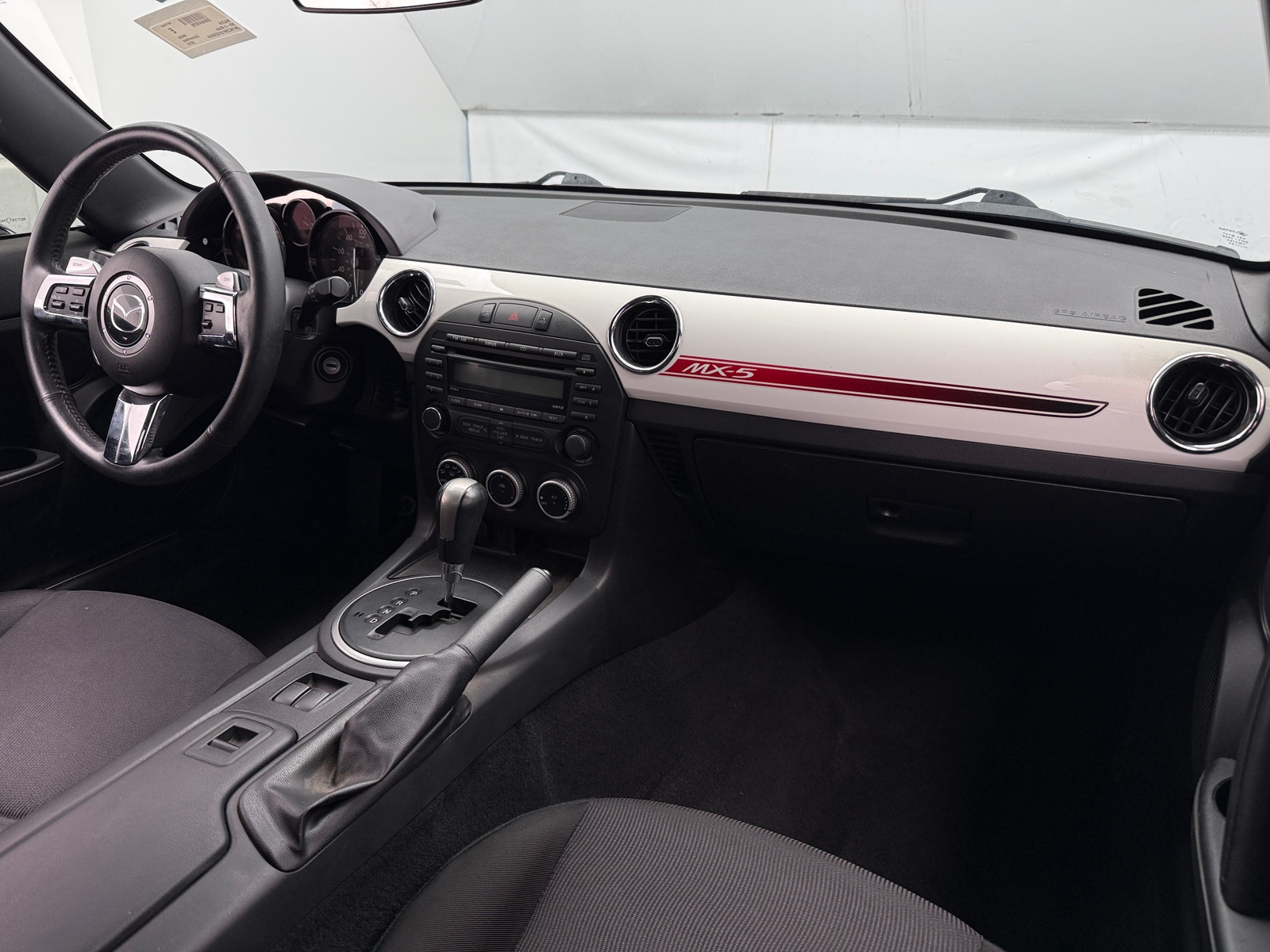 Thumbnail: 2015 Mazda MX-5 Miata - 3