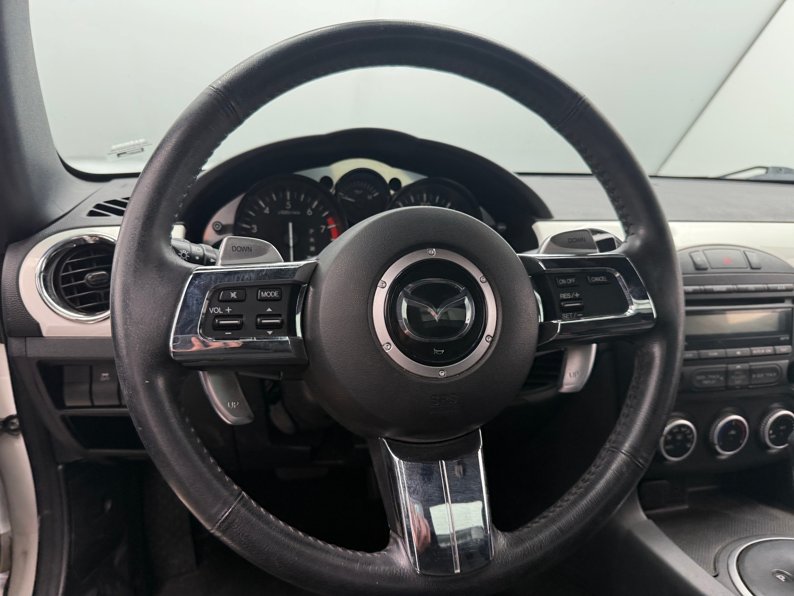 Thumbnail: 2015 Mazda MX-5 Miata - 5