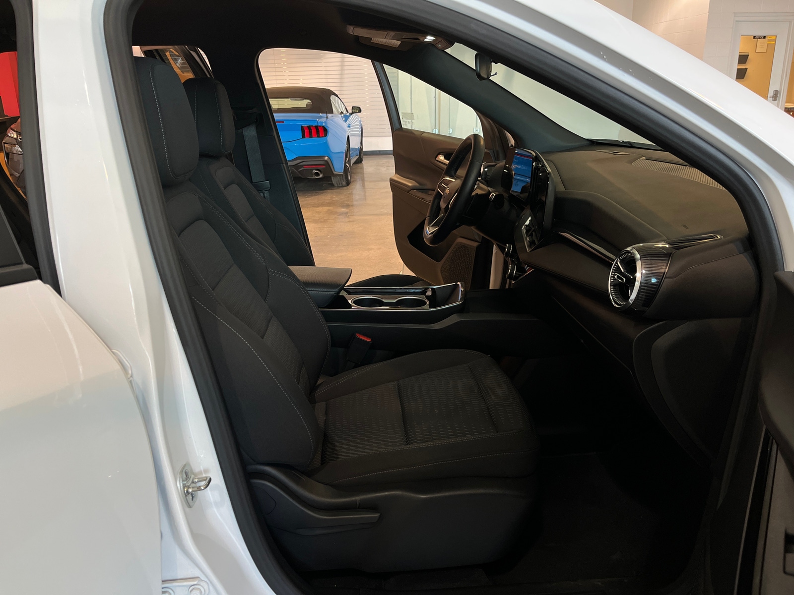 Thumbnail: 2025 Chevrolet Equinox - 2