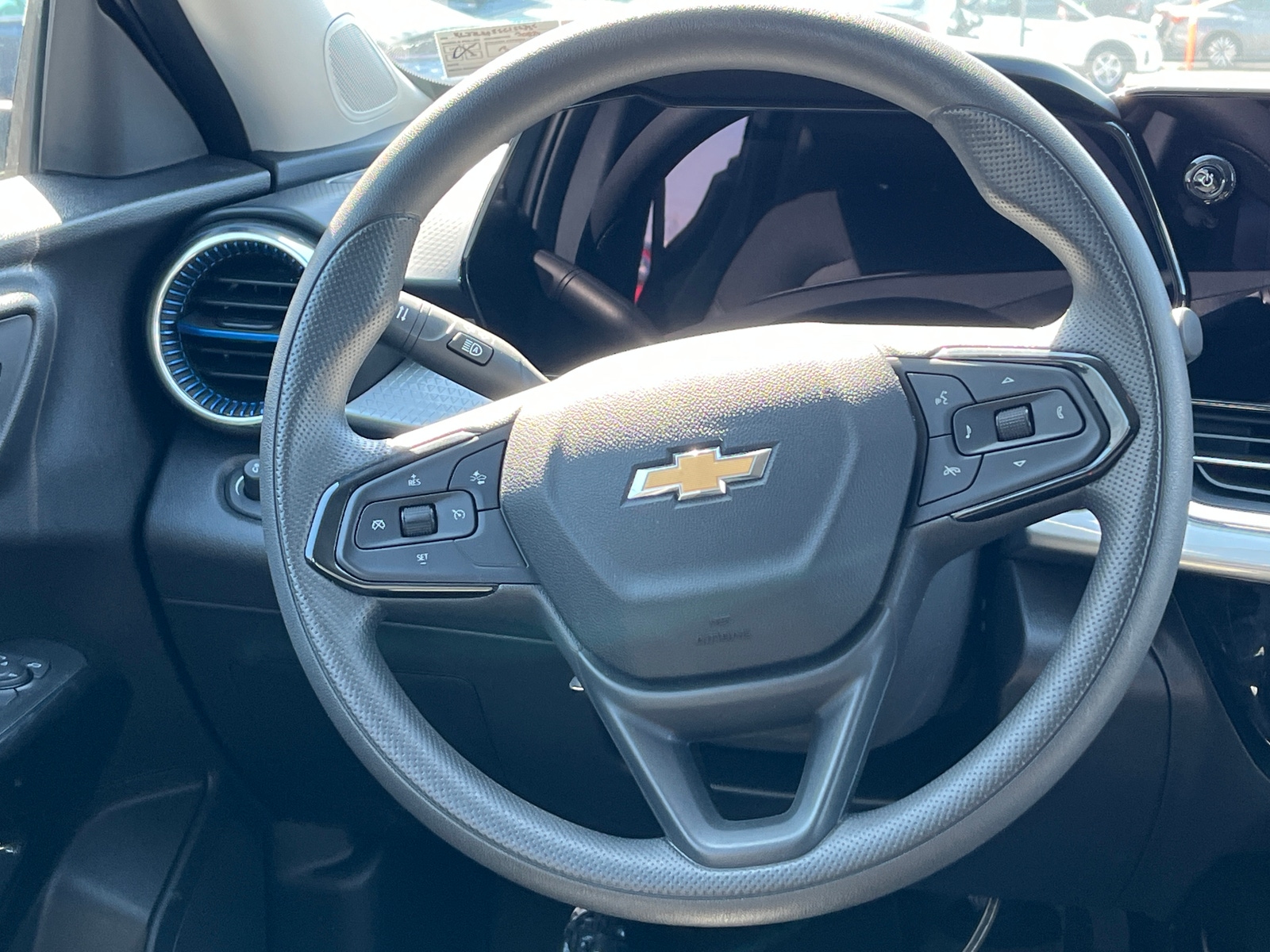 Thumbnail: 2025 Chevrolet Trax - 5