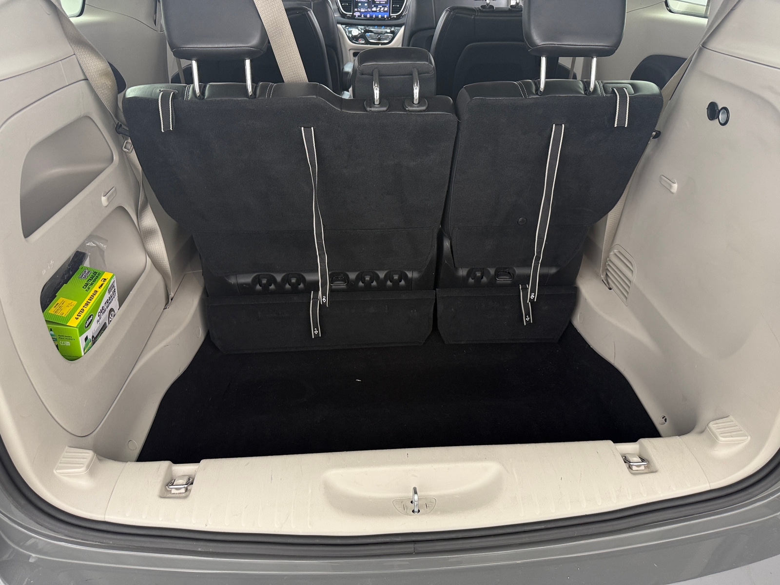 Thumbnail: 2023 Chrysler Pacifica - 6