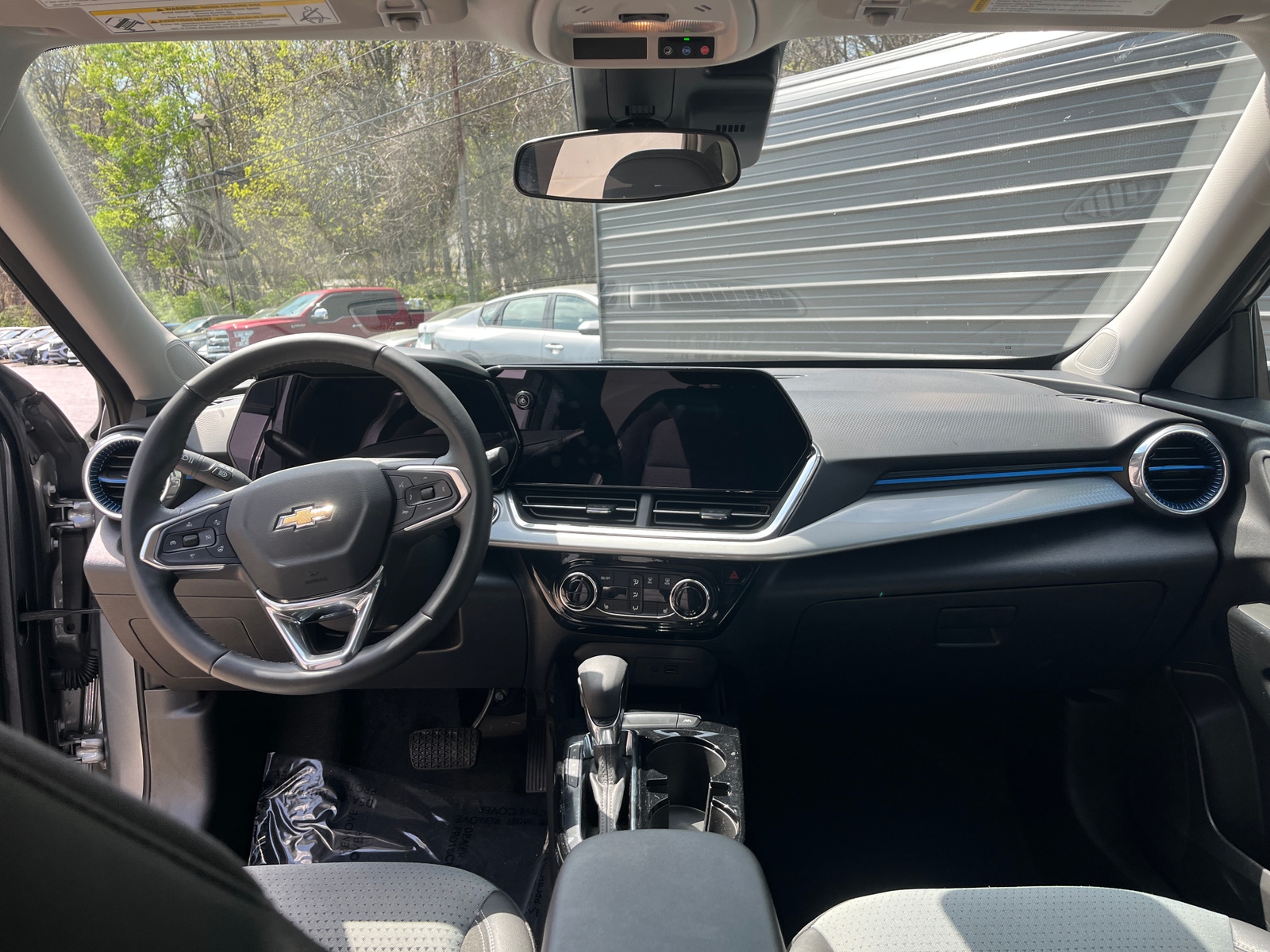 Thumbnail: 2025 Chevrolet Trax - 3