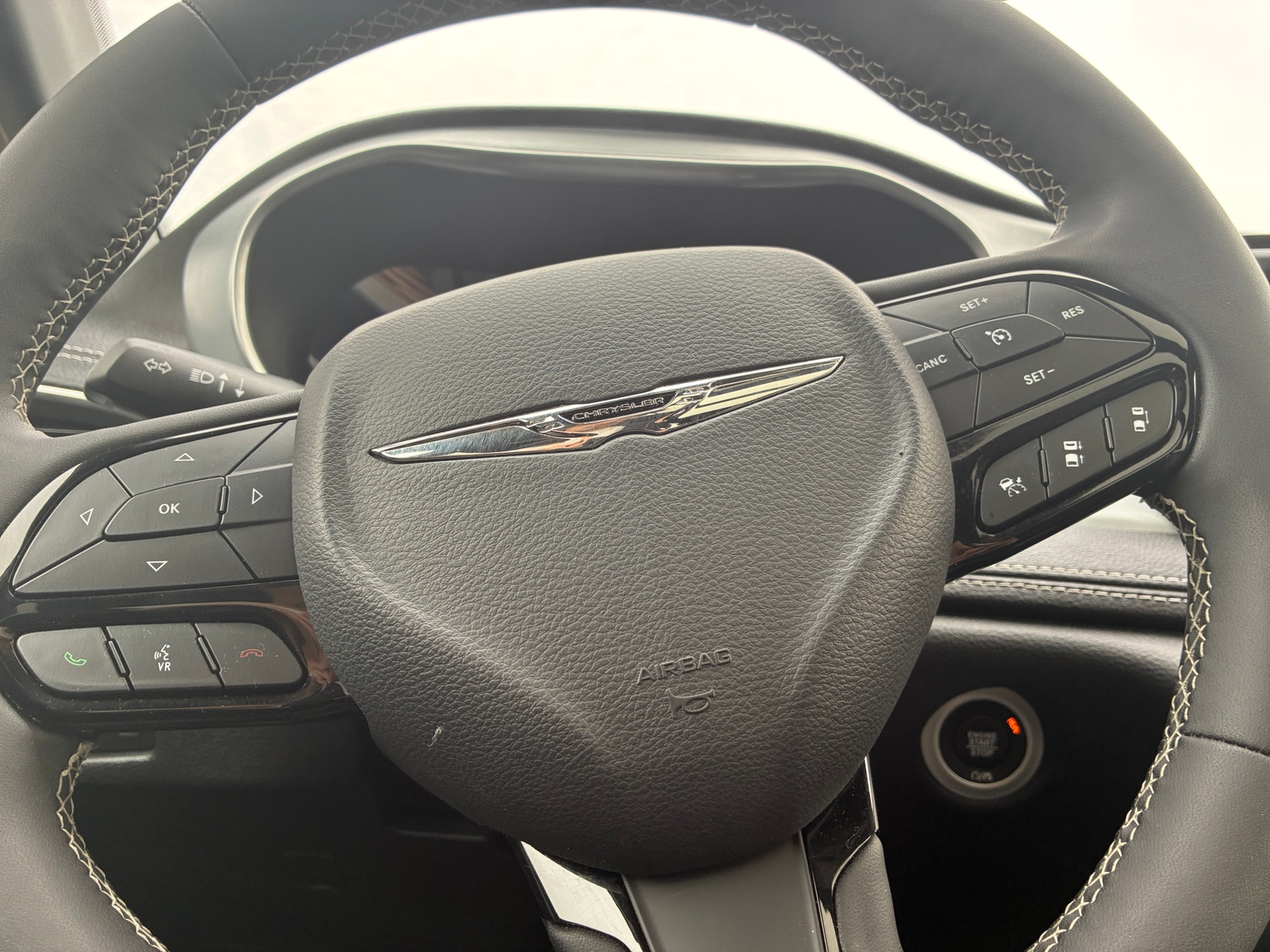 Thumbnail: 2025 Chrysler Pacifica - 5