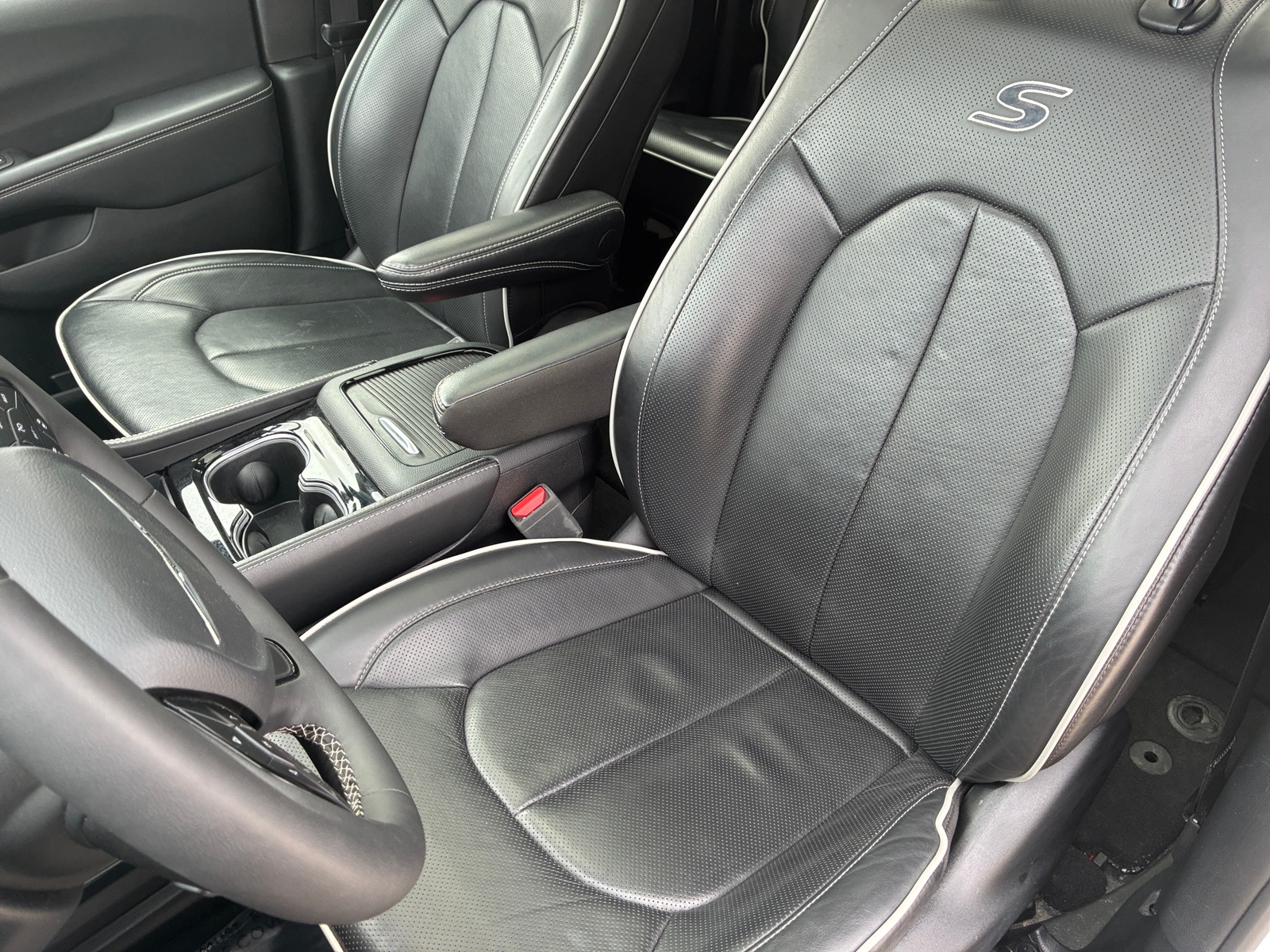 Thumbnail: 2025 Chrysler Pacifica - 2