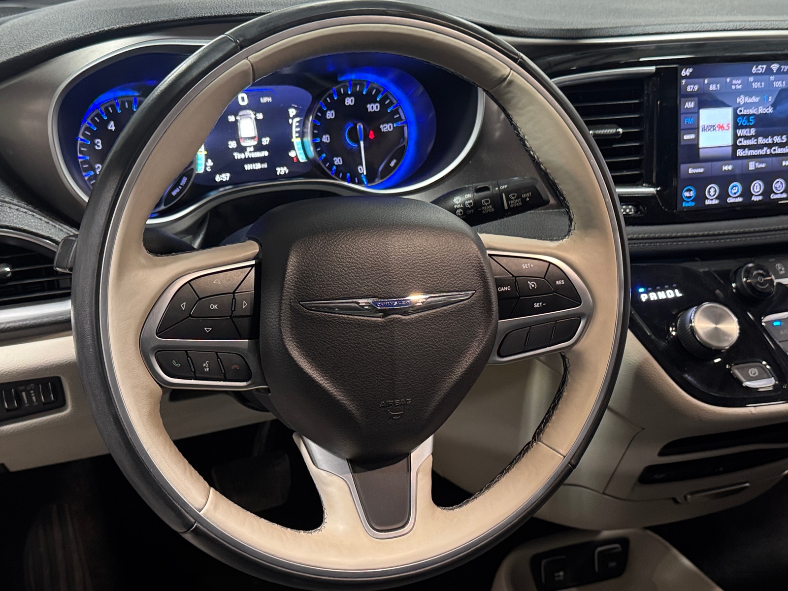 Thumbnail: 2018 Chrysler Pacifica - 5