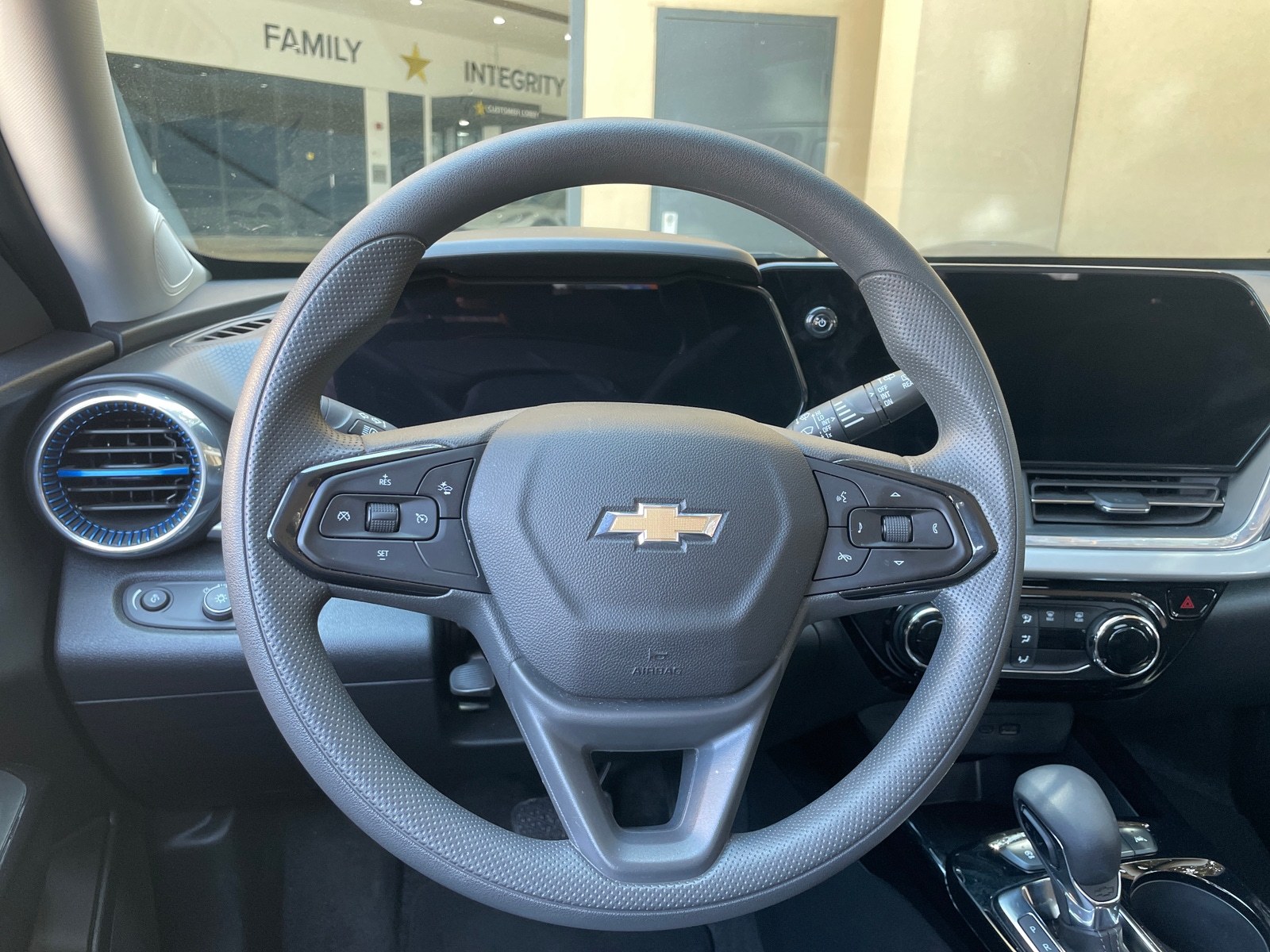 Thumbnail: 2025 Chevrolet Trax - 5