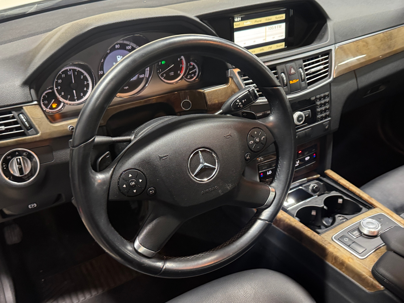 Thumbnail: 2011 Mercedes-Benz E-Class - 4