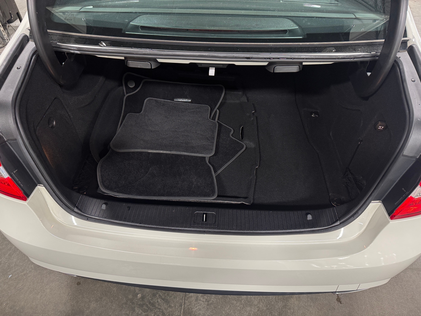 Thumbnail: 2011 Mercedes-Benz E-Class - 6