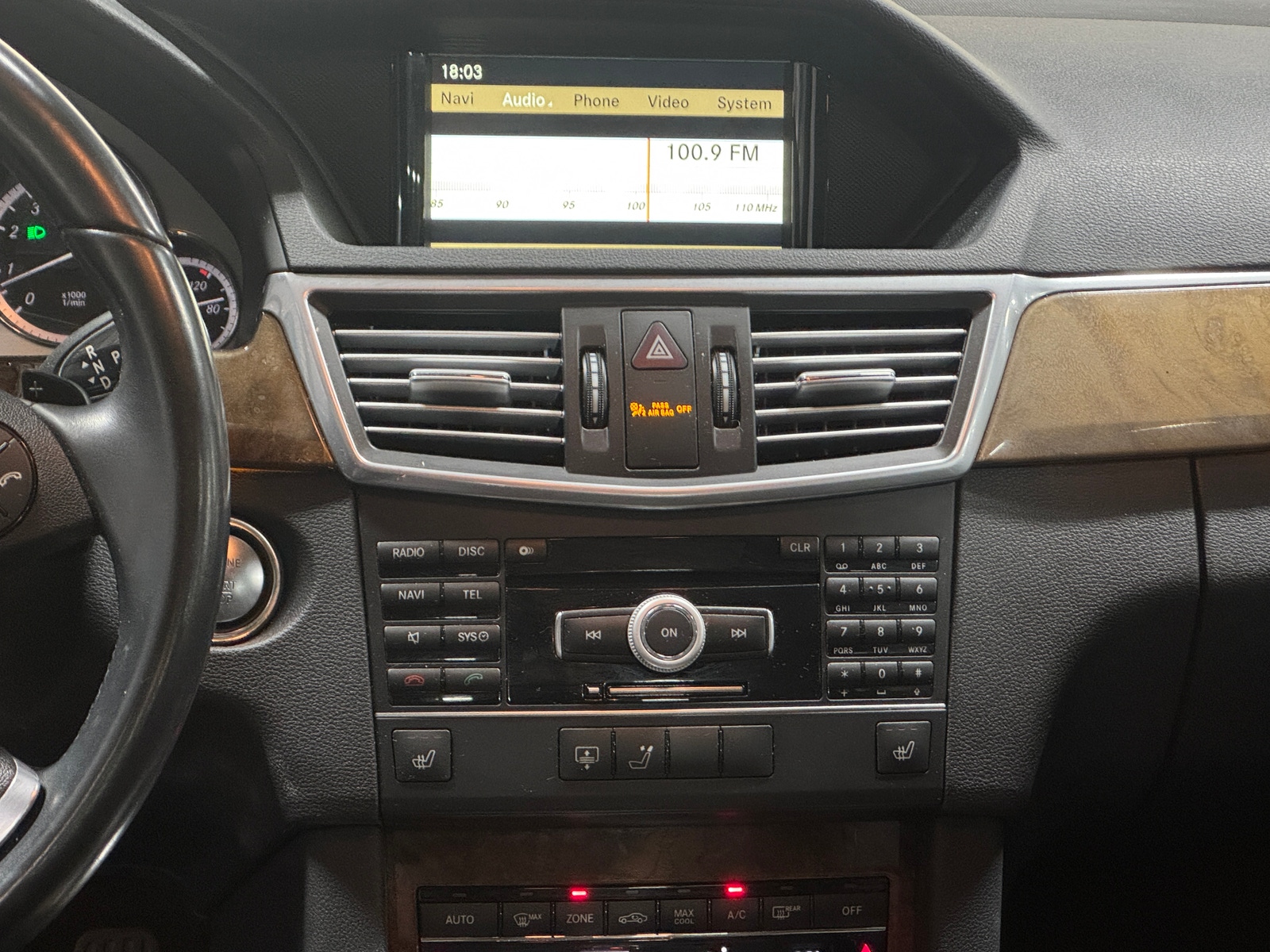 Thumbnail: 2011 Mercedes-Benz E-Class - 3